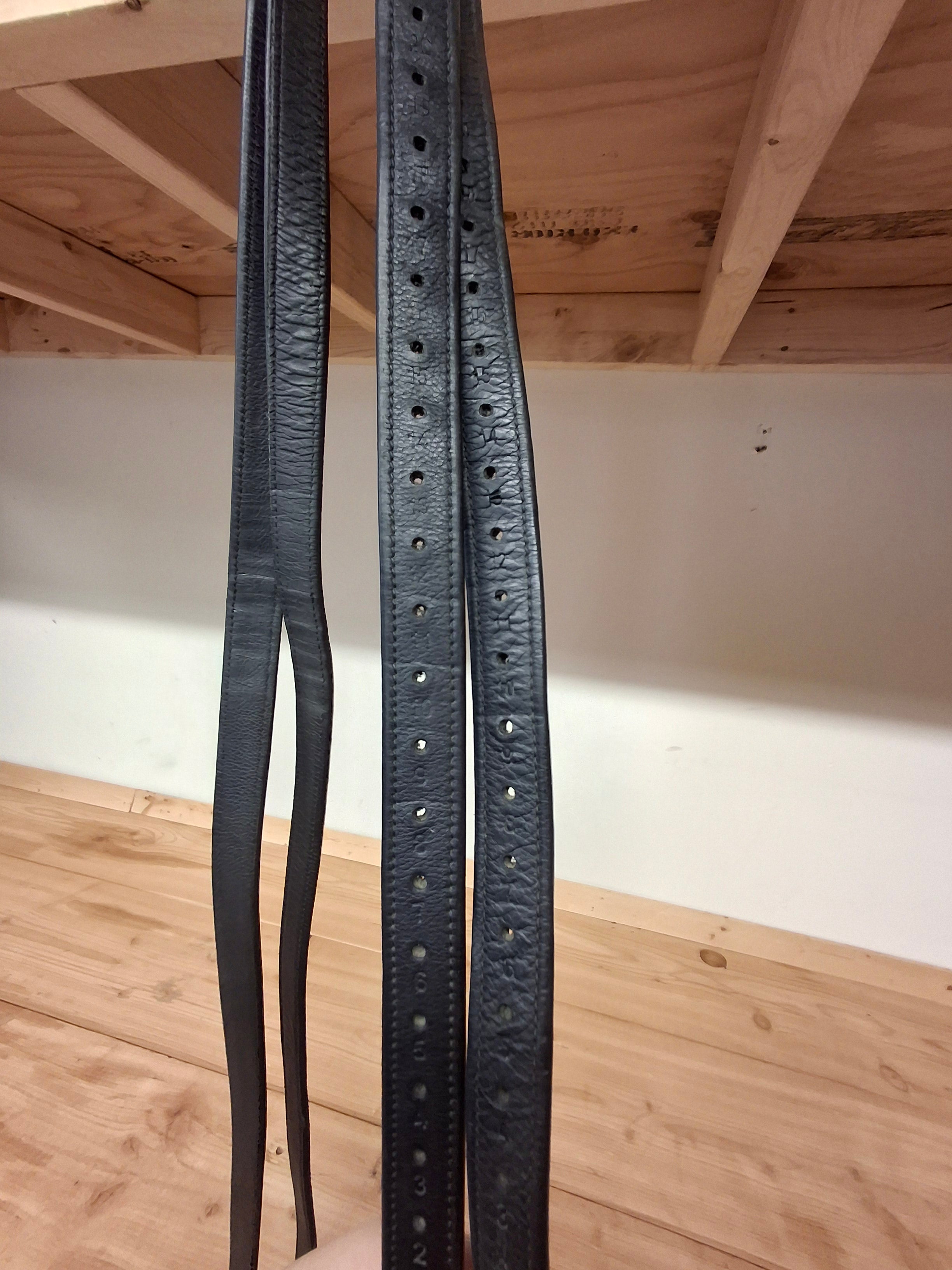 Used HDR Black Stirrup Leathers - 60"