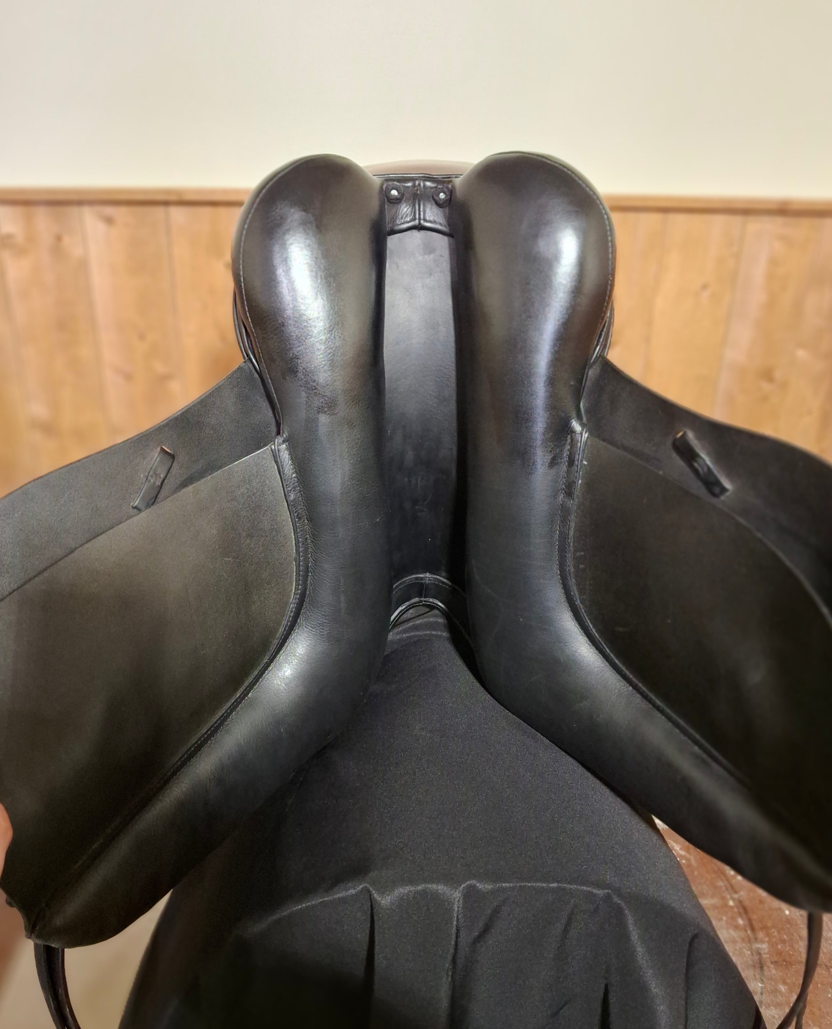 Used Bliss of London Loxley 18" Dressage Saddle