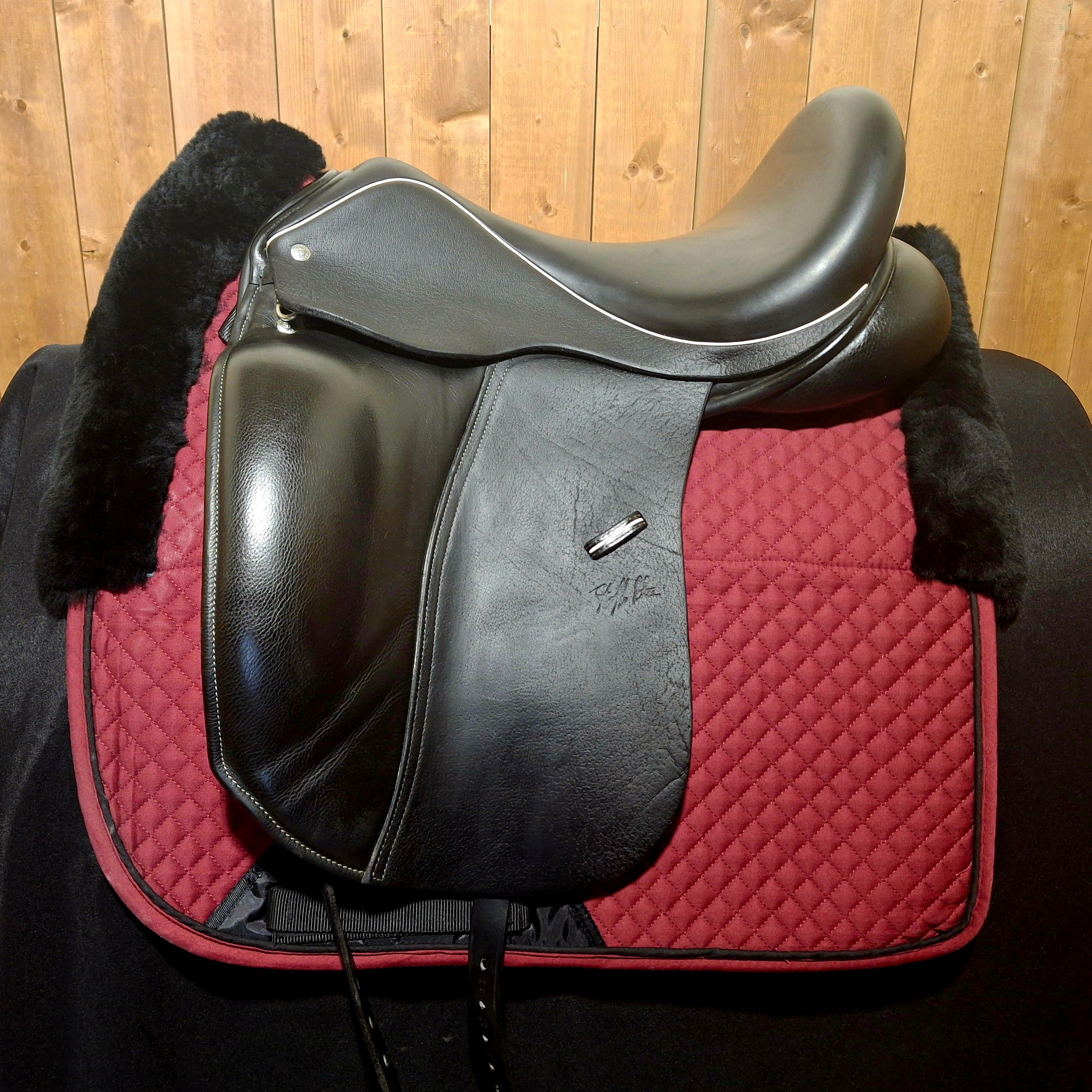 Used 17" Custom Steffen's Advantage Dressage Saddle