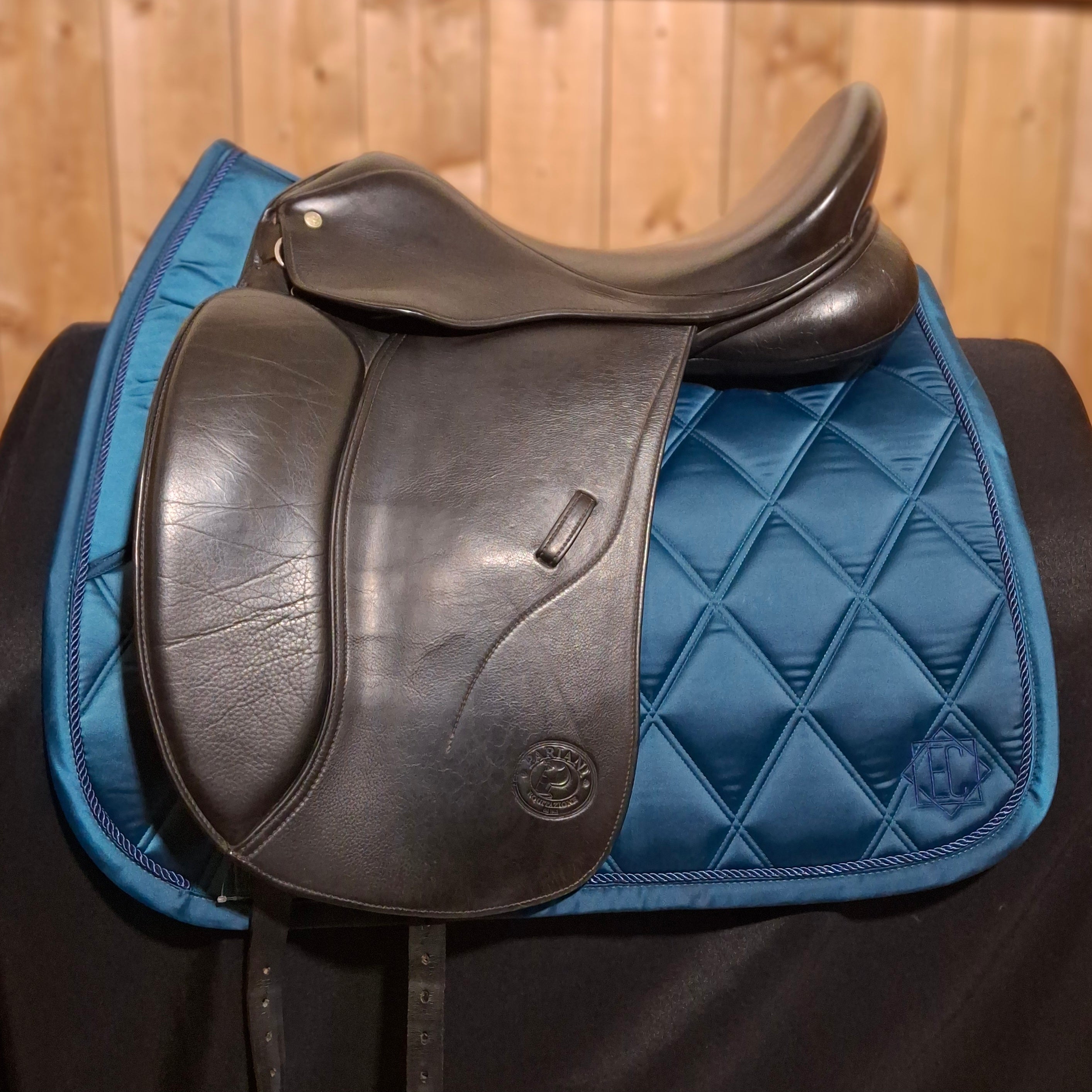 Used 19" Pariani Dressage Saddle