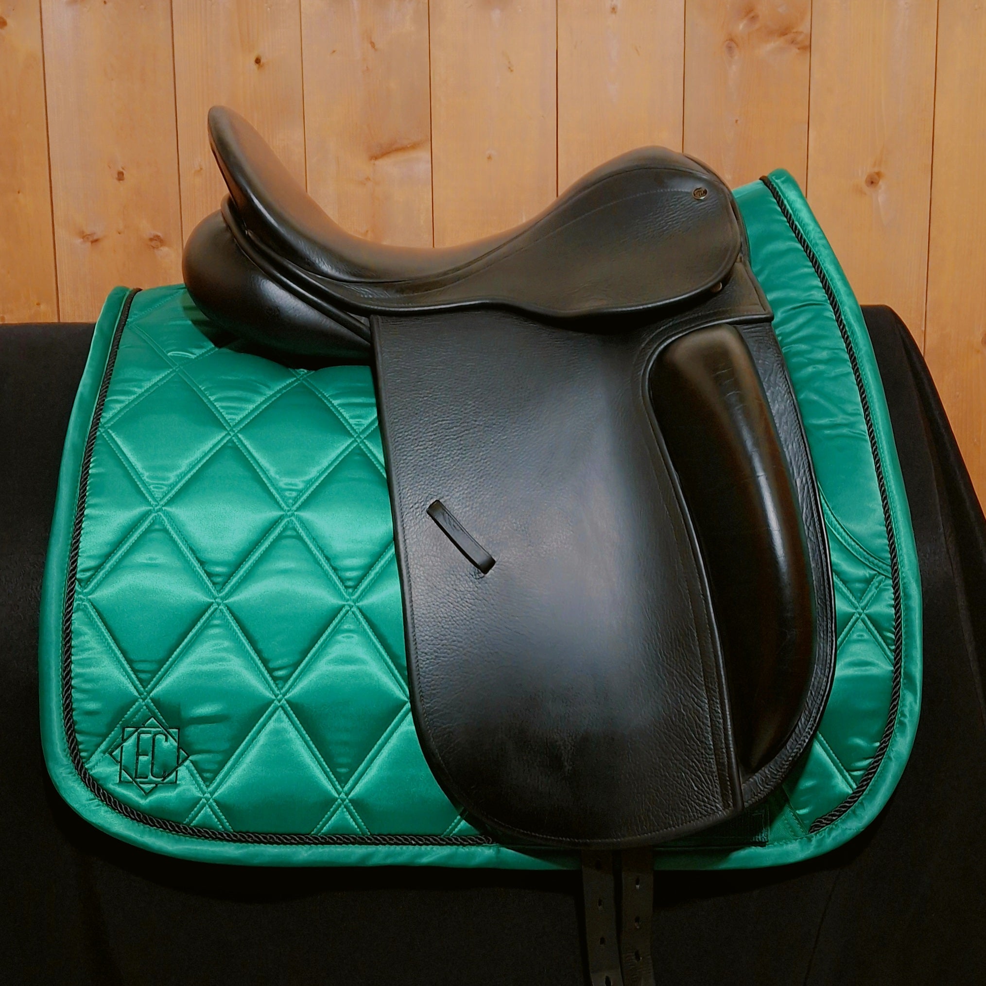 Used 17" County Fusion Dressage Saddle