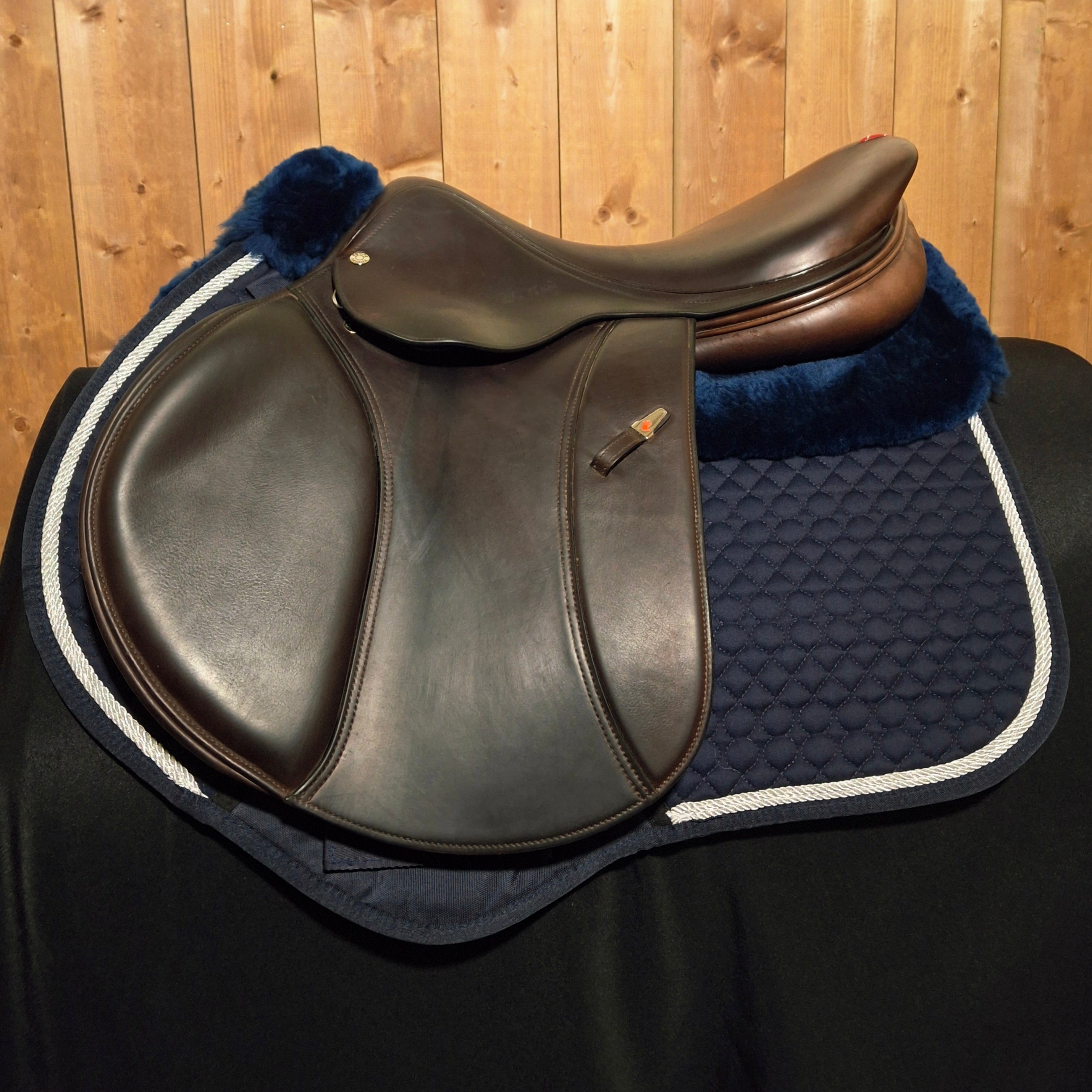 Used 18" Equipe Grand Prix Jump Saddle