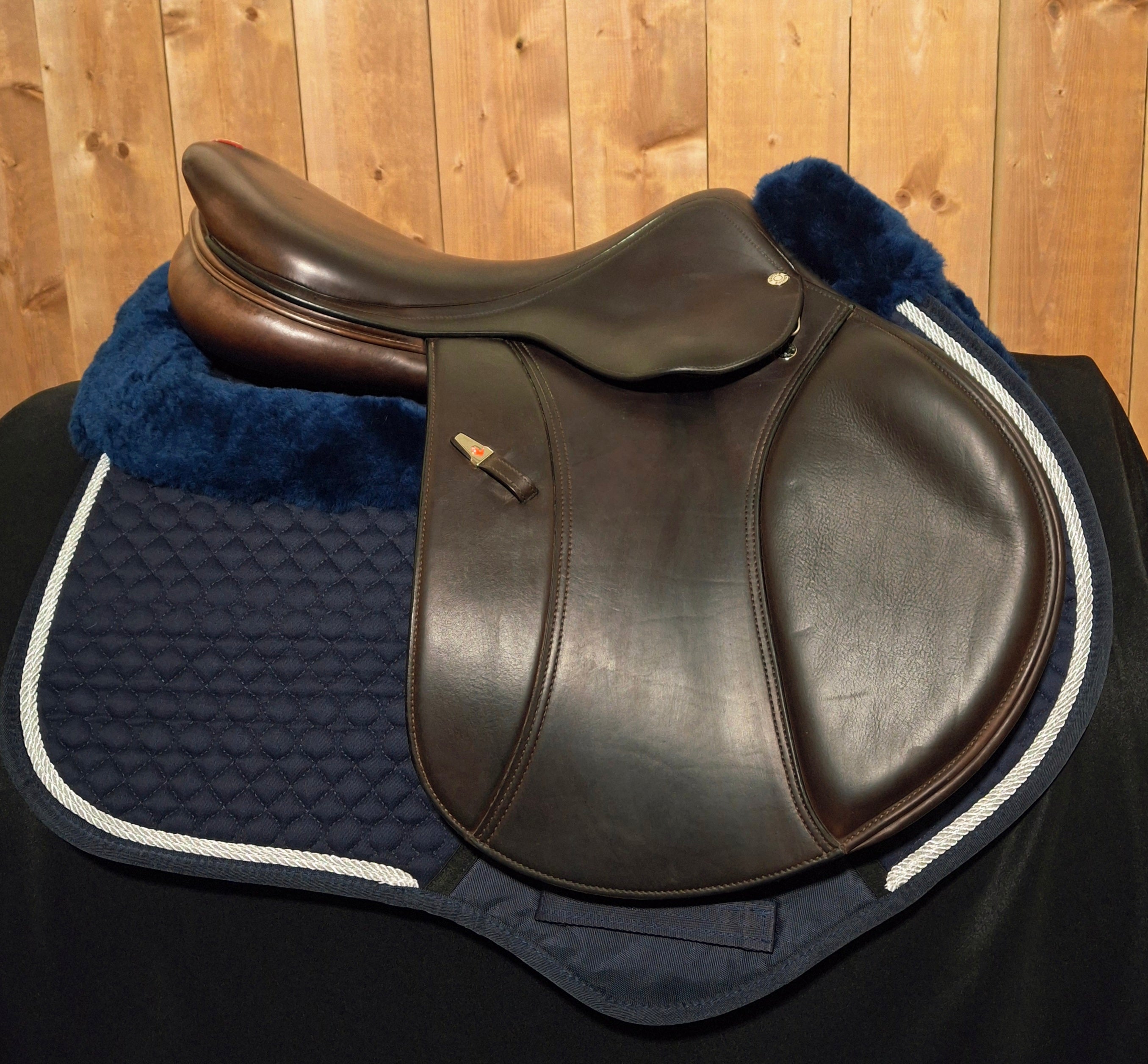 Used 18" Equipe Grand Prix Jump Saddle