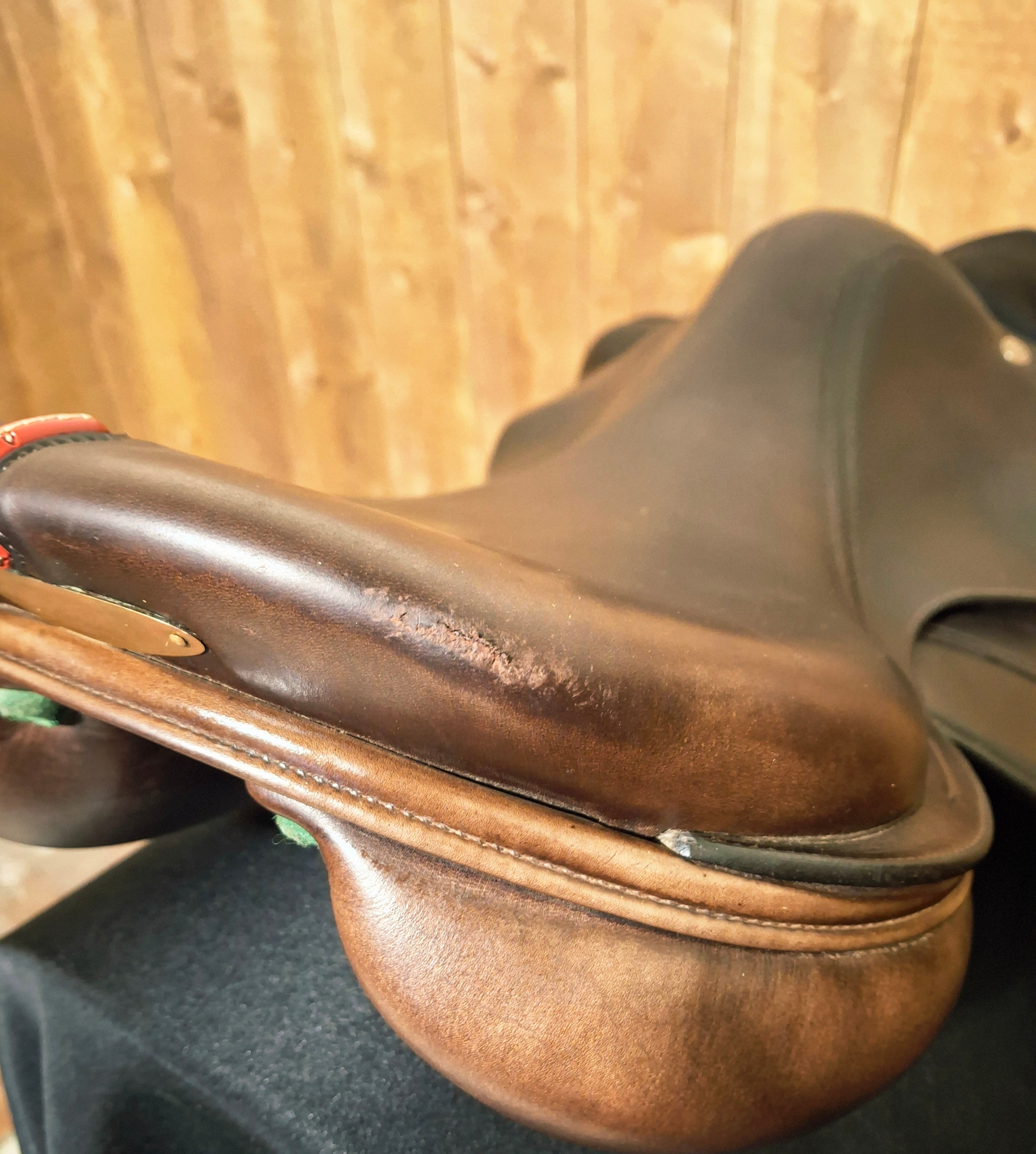 Used 18" Equipe Grand Prix Jump Saddle