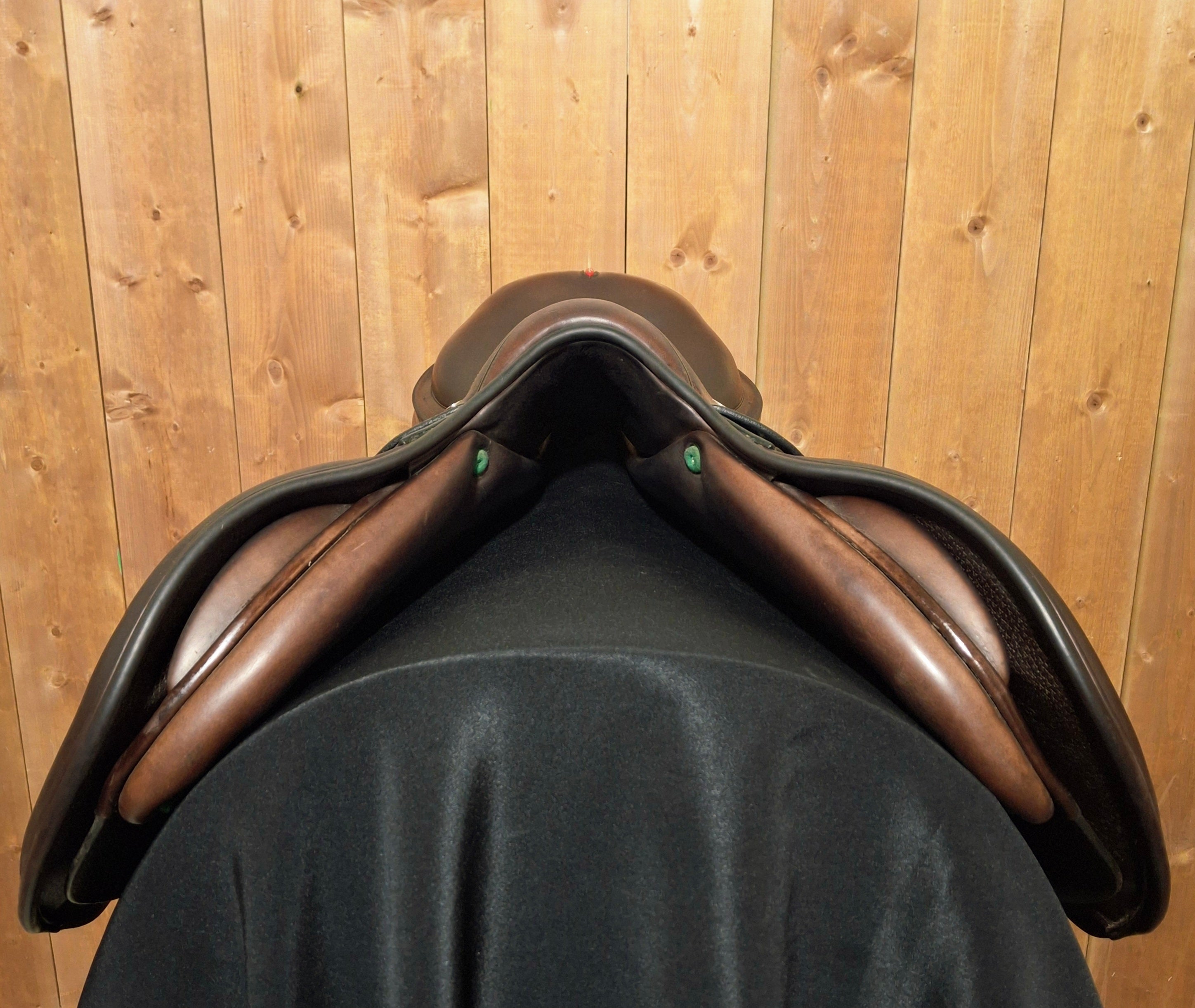 Used 18" Equipe Grand Prix Jump Saddle