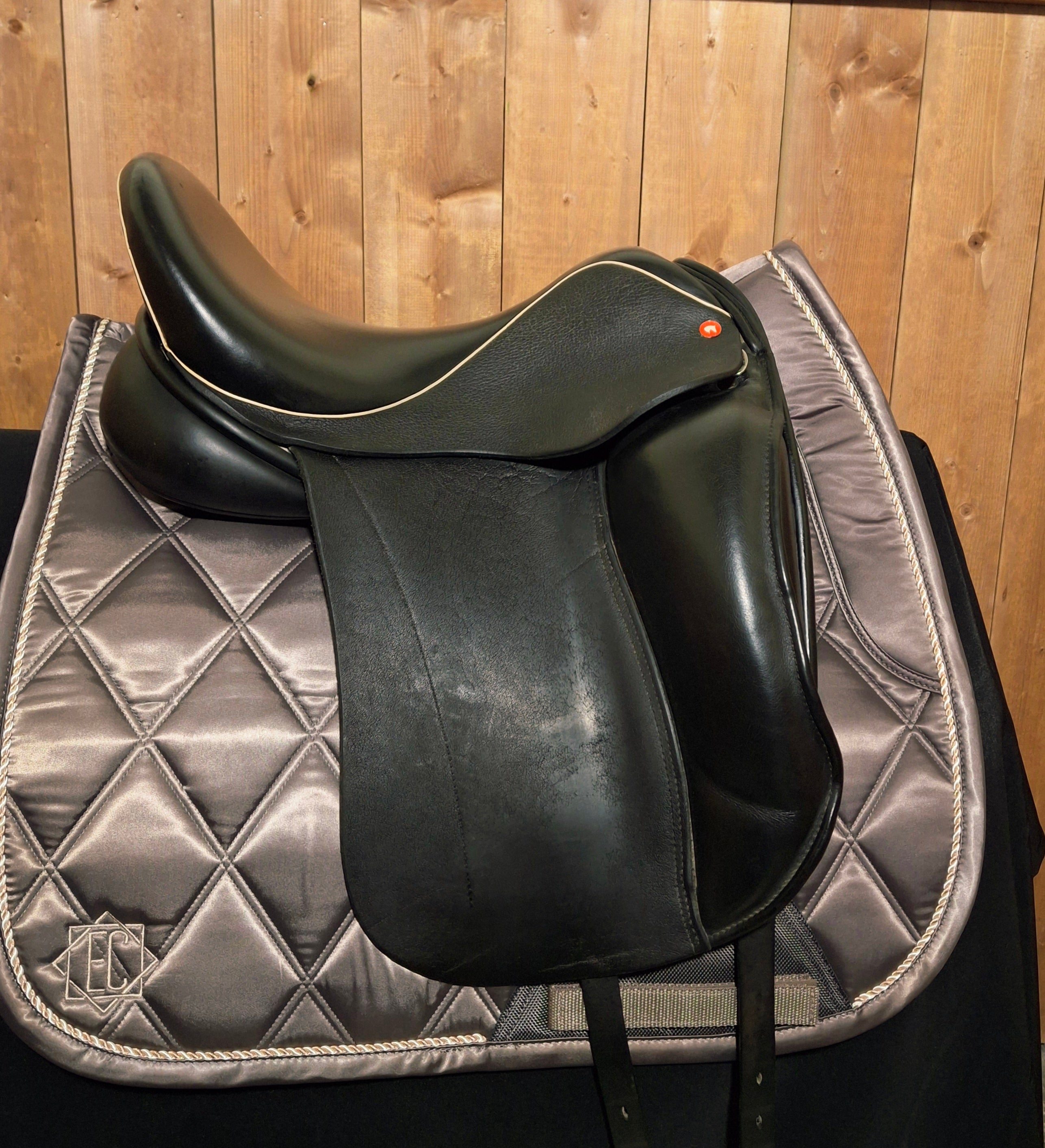 Used 16.5" Dresch Dressage Saddle