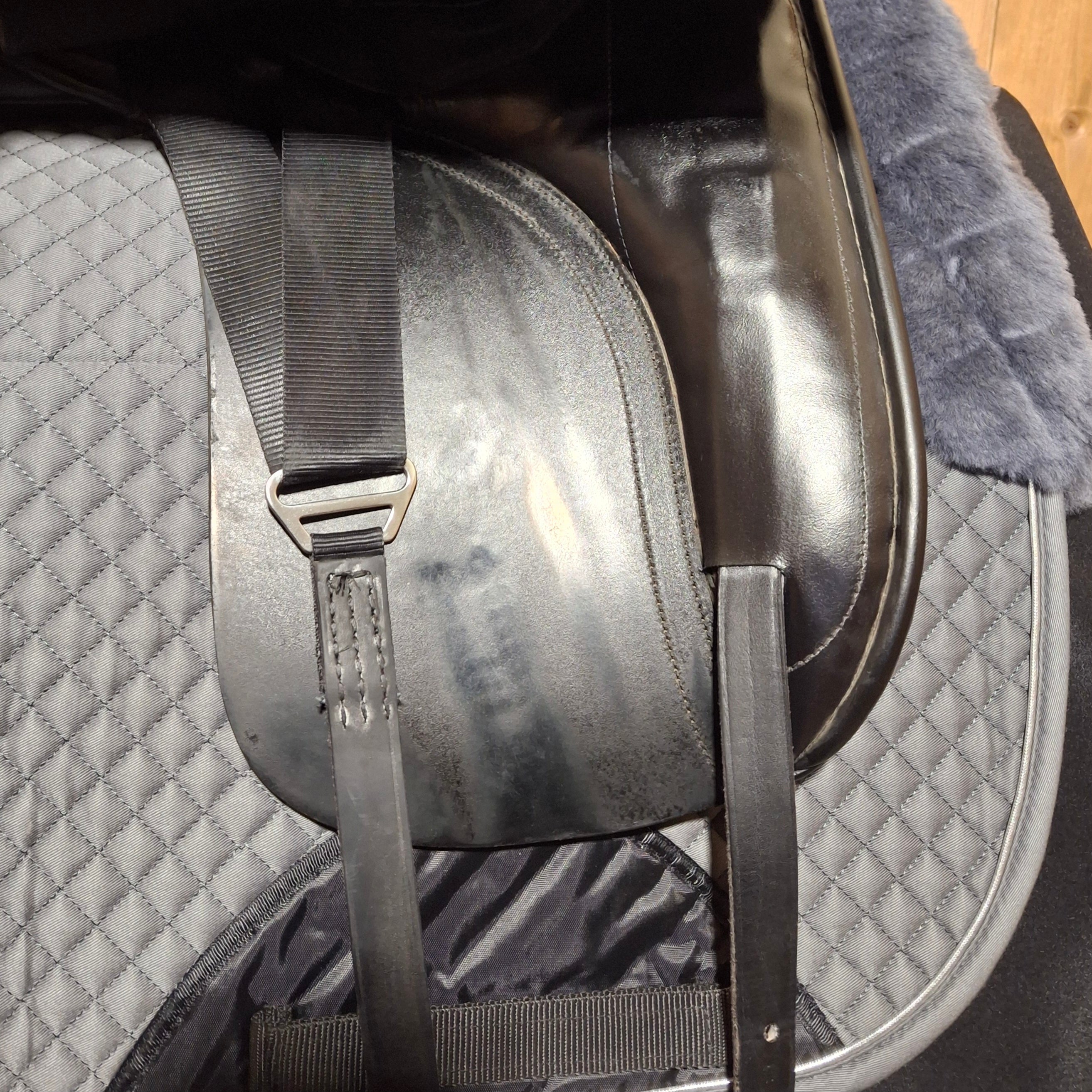 Used 17.5" Custom Wolfgang Solo Dressage Saddle