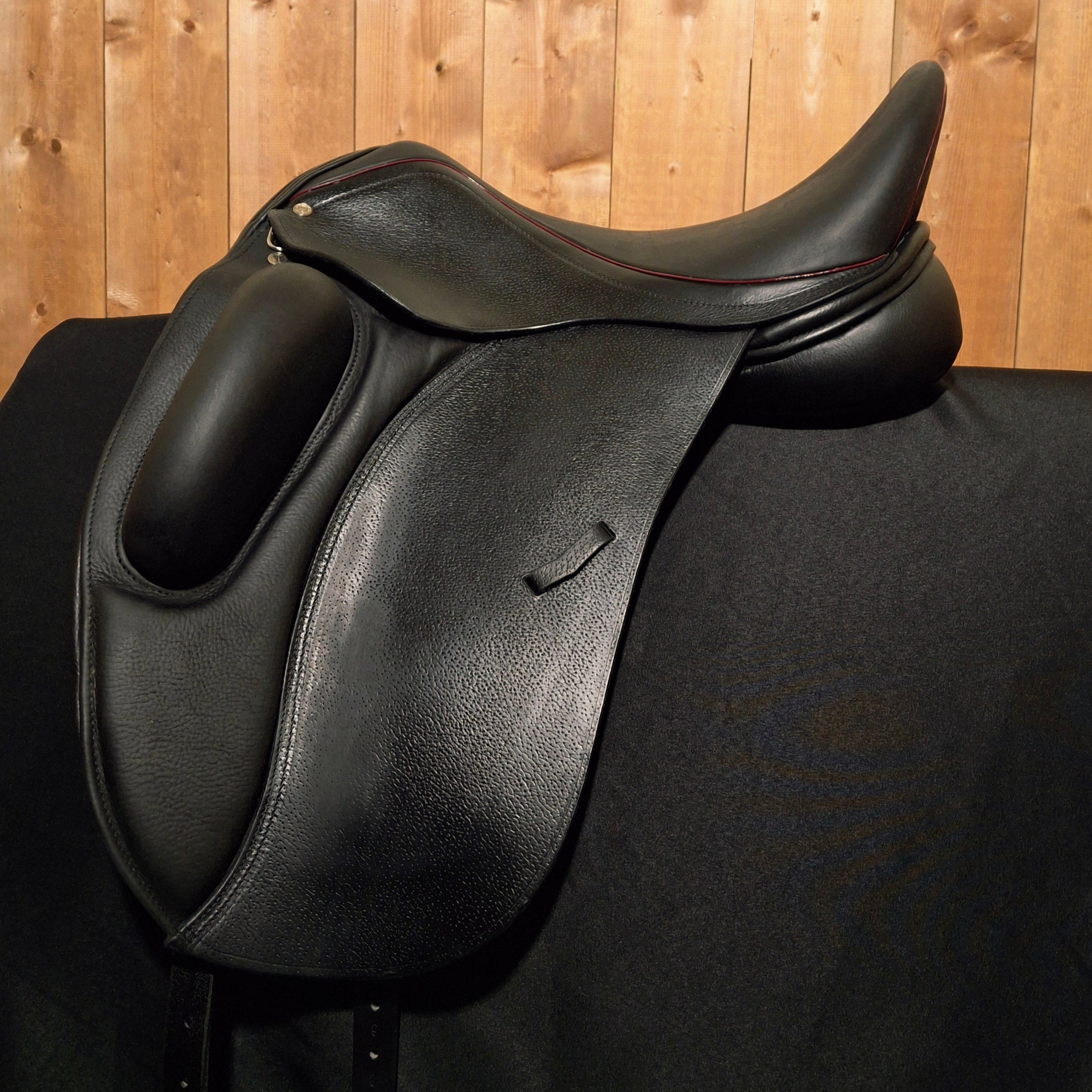 New 17.5" Loxley by Bliss Dressage Demo Saddle