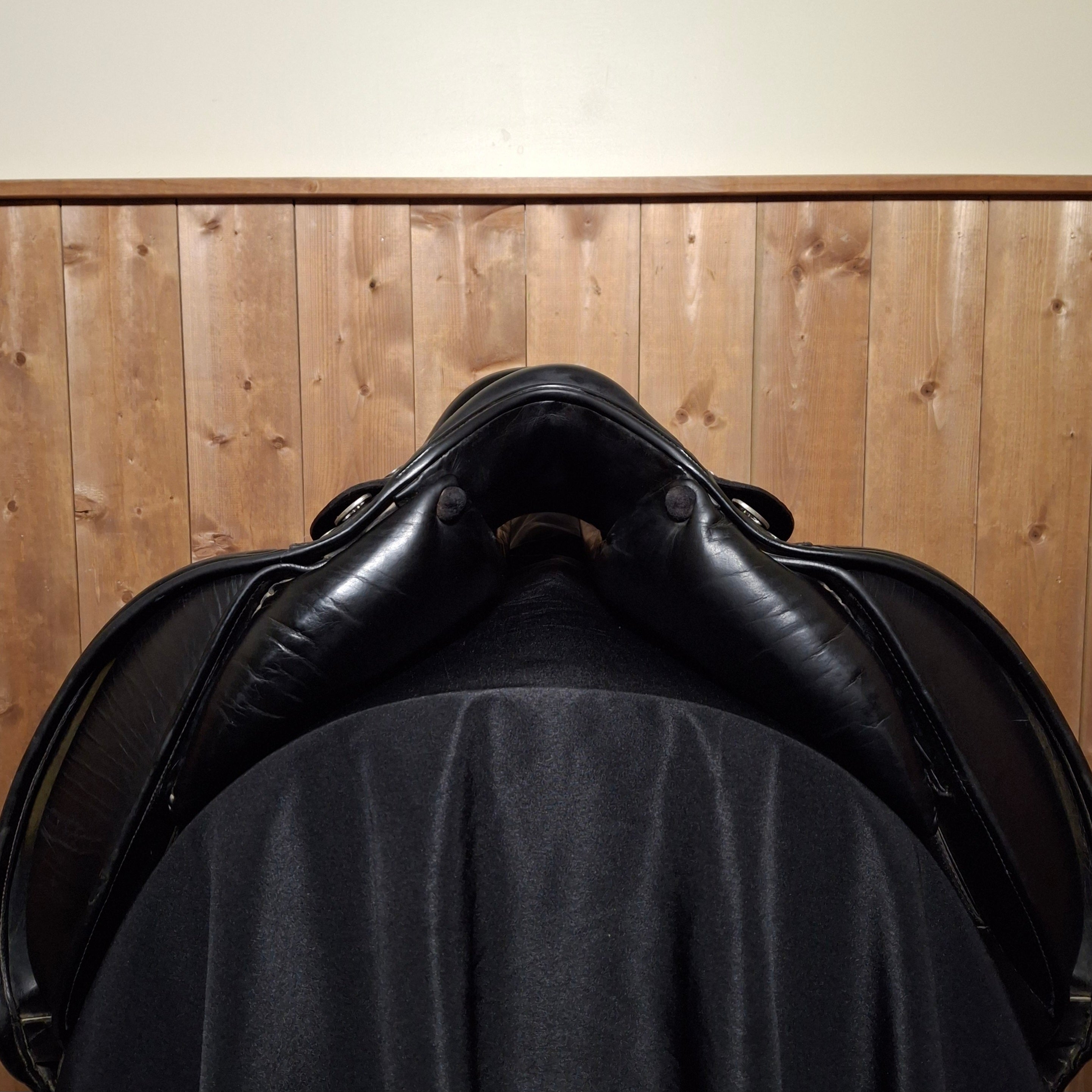 Used 17.5" Jaguar by Harry Dabs Dressage Saddle