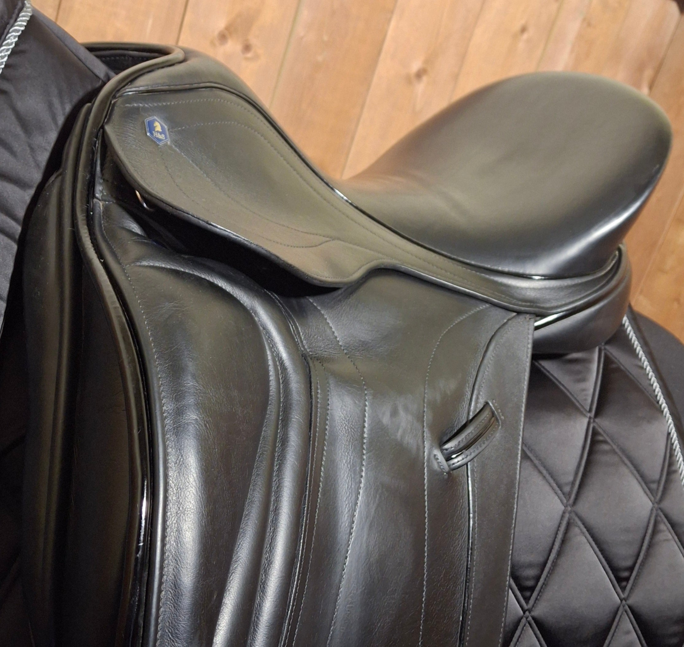 Used 18" Hastilow & Sons Bamburgh Dressage Saddle