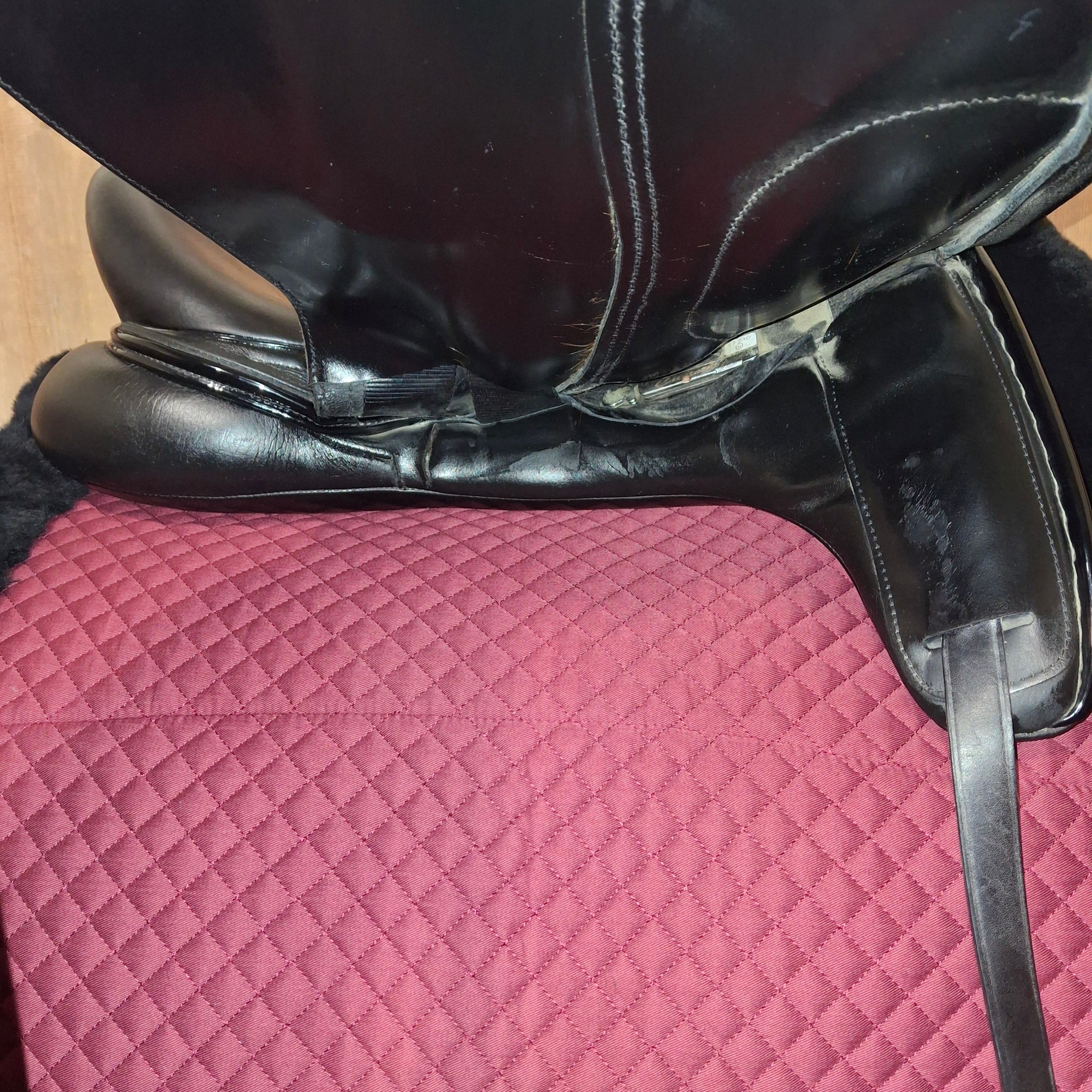 Used 17.5" Custom Everest R Dressage Saddle
