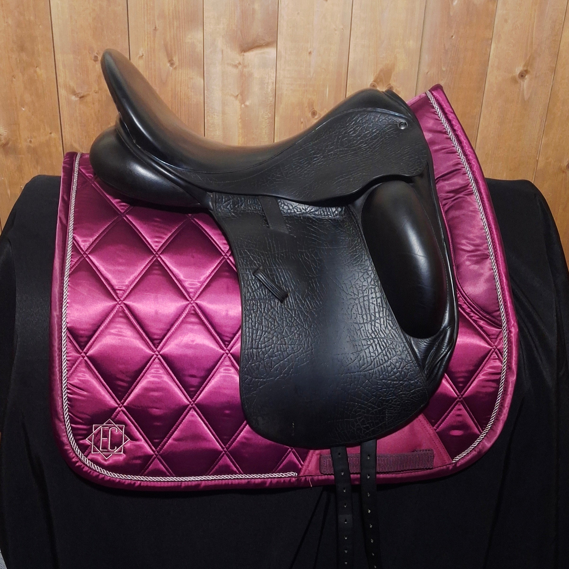 Used 17.5" County Epiphany Dressage Saddle