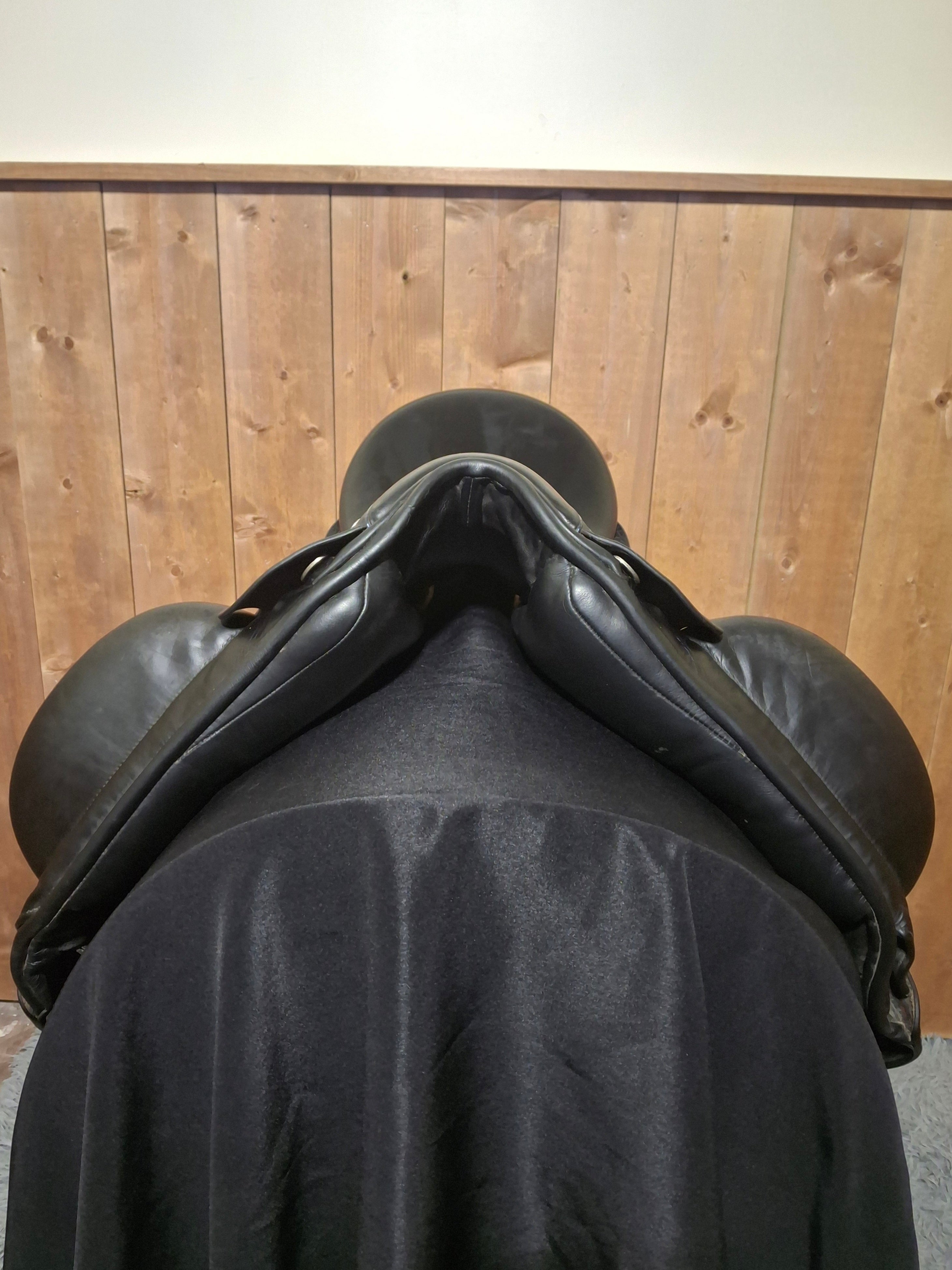 Used 17.5" County Epiphany Dressage Saddle