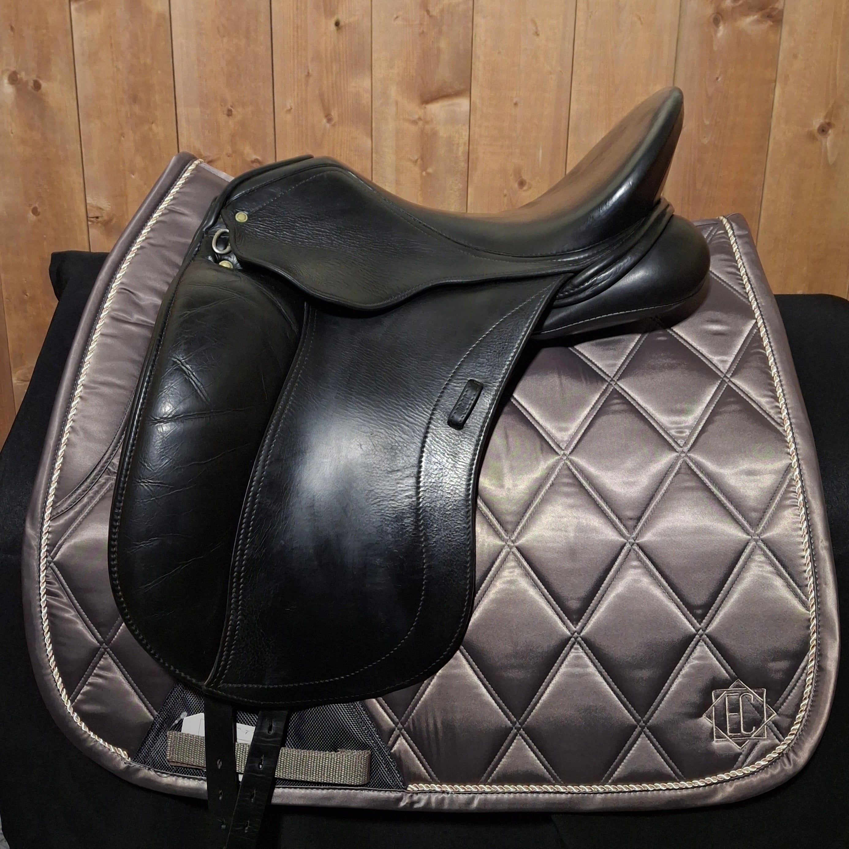 Used 17.5" Schleese Triumph Dressage Saddle