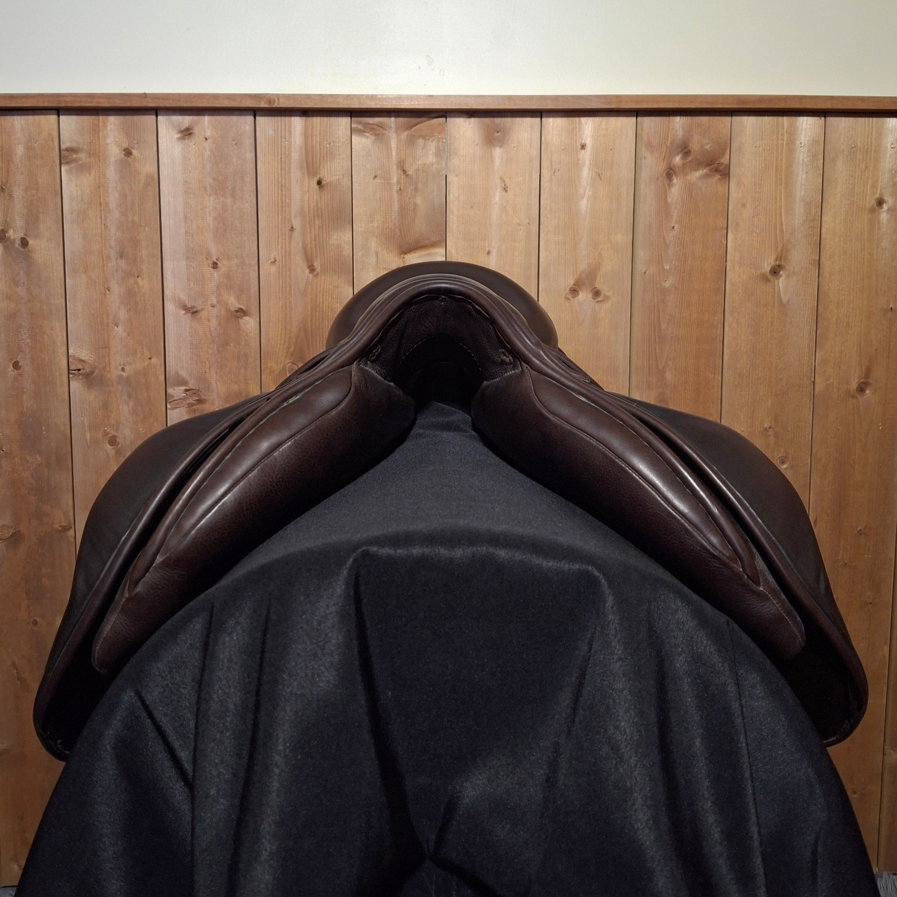 Used 18.5" Loxley Foxhunter Monoflap Jump Saddle