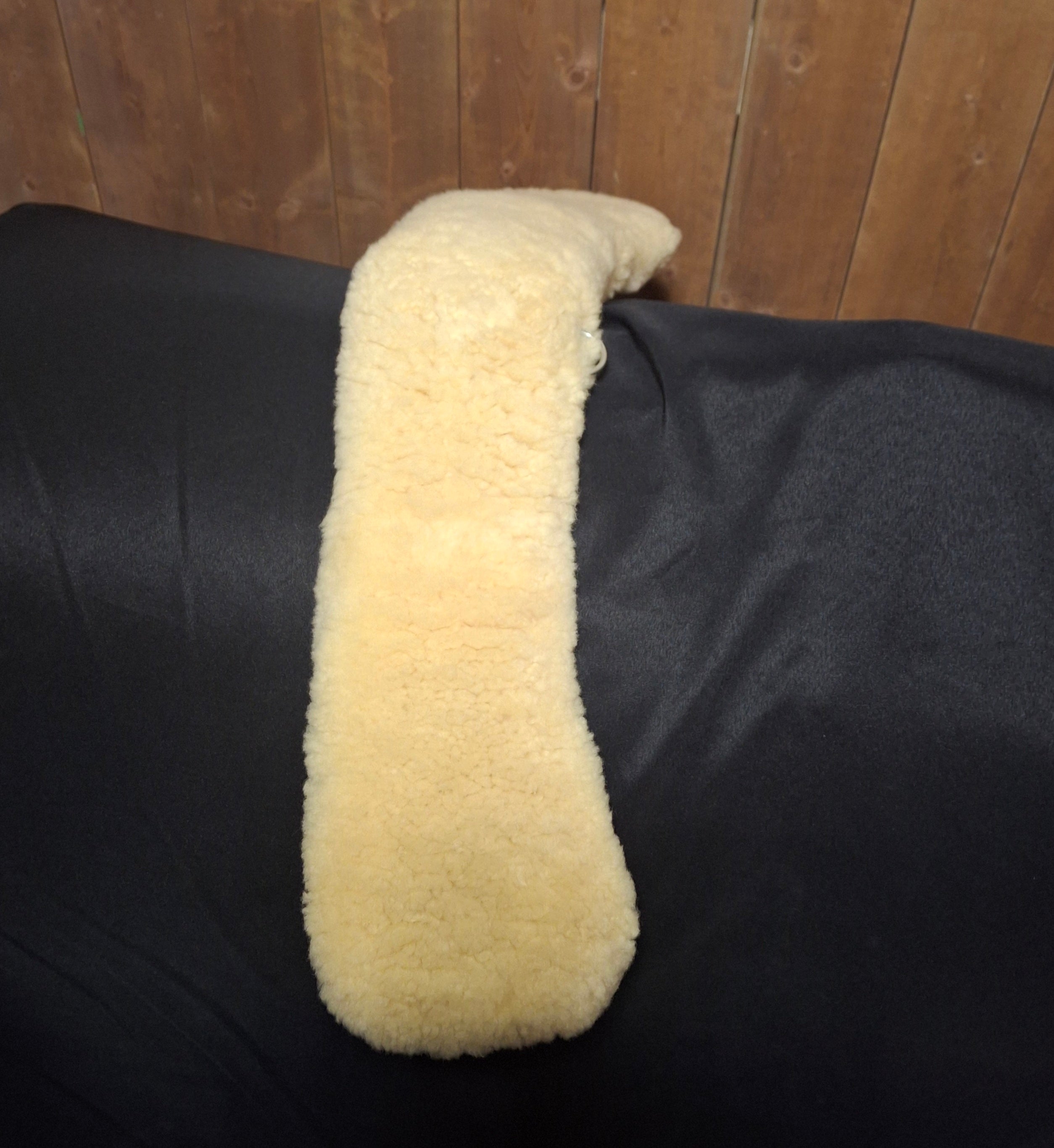Used 65 cm Natural Mattes Crescent Short Girth