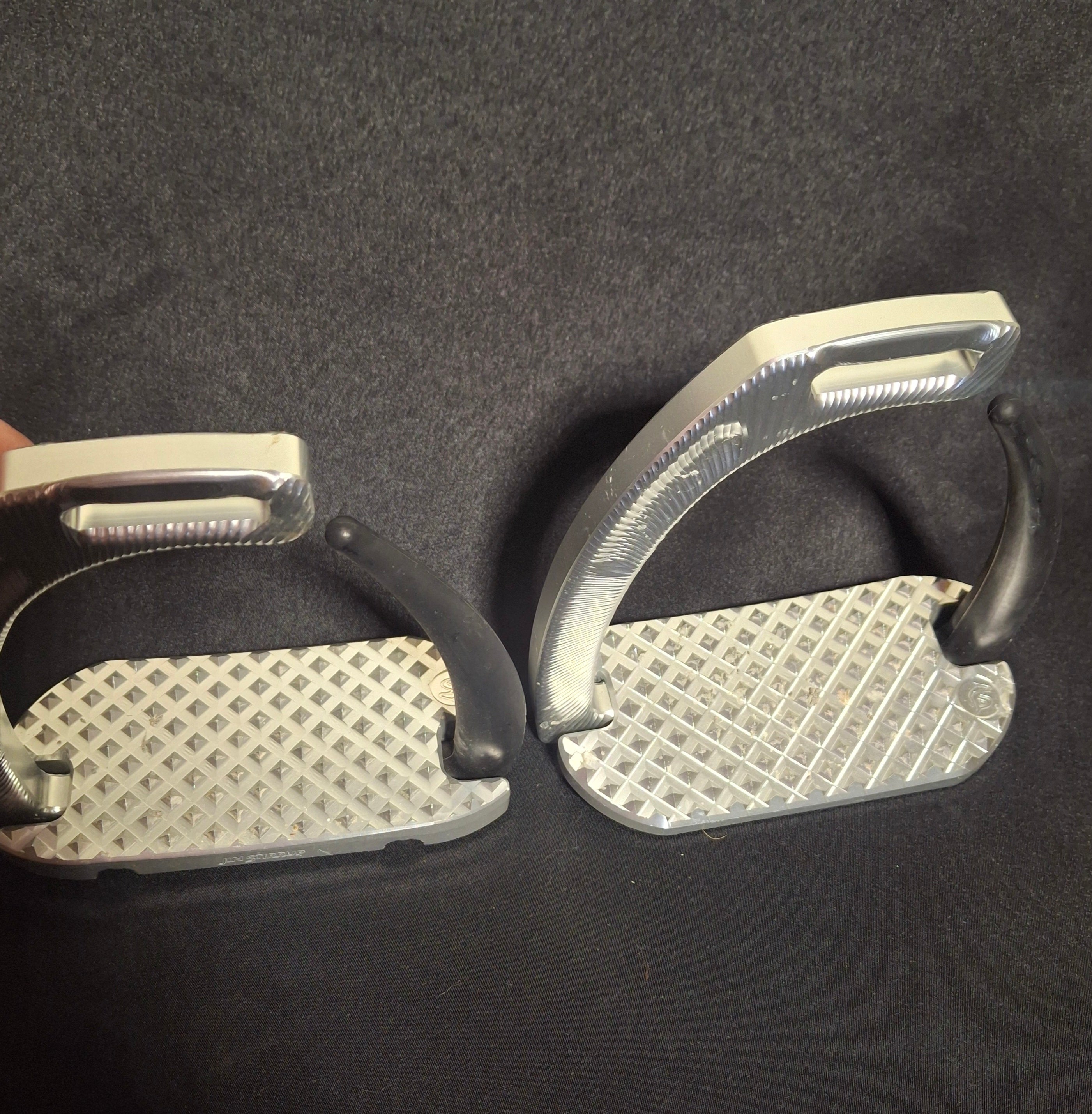 Used Jin JS Air Safety Stirrup