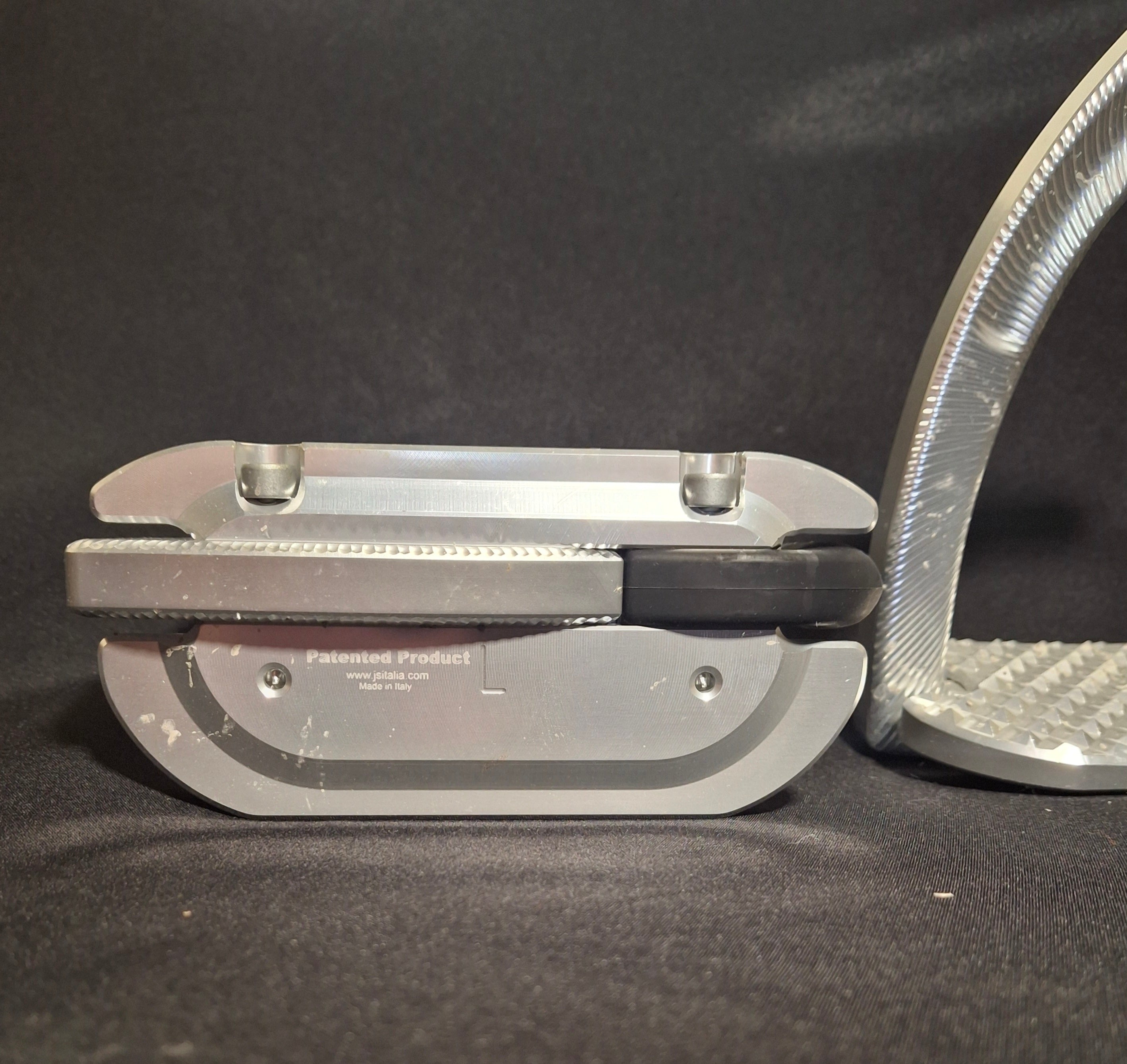 Used Jin JS Air Safety Stirrup