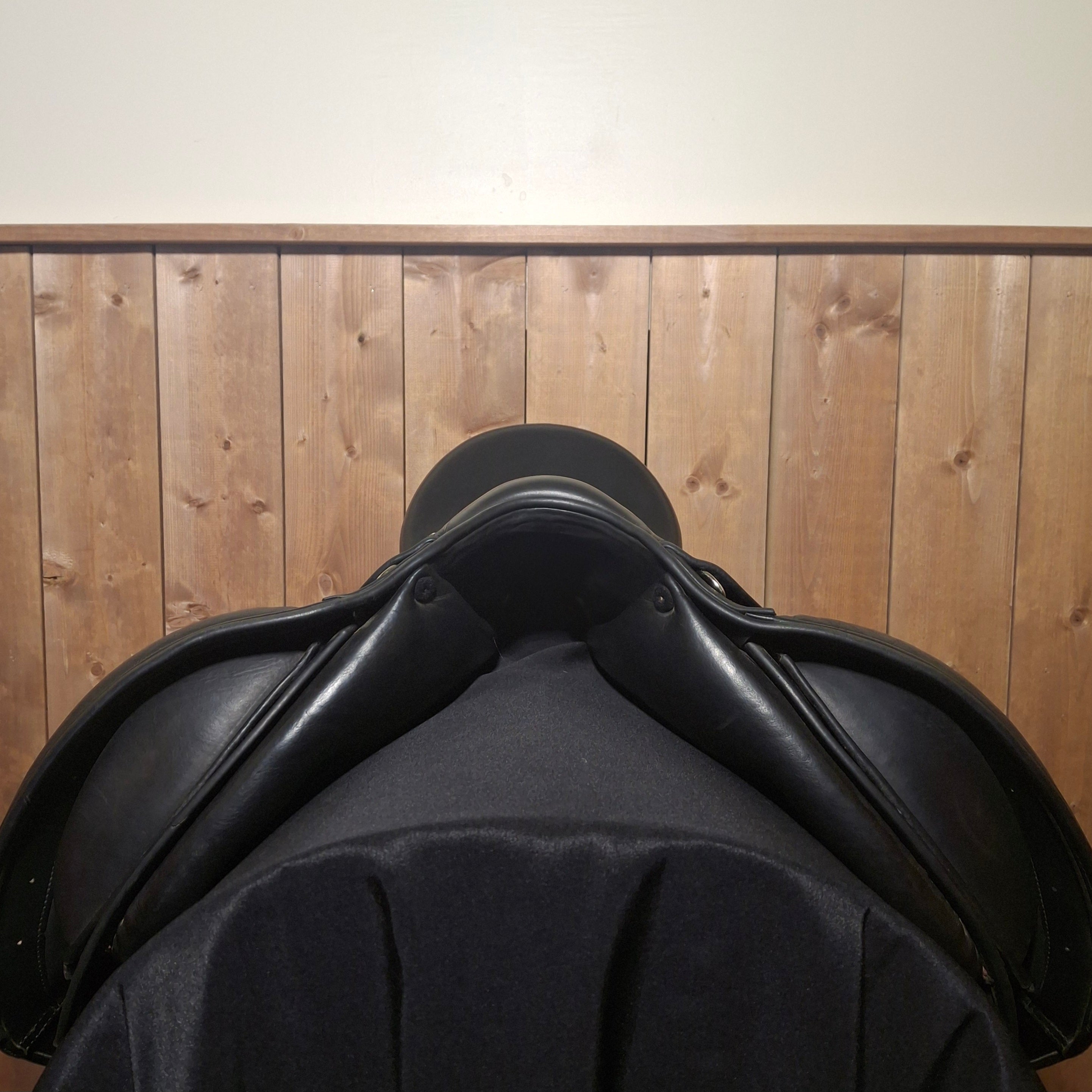 Used 17" Tech 1 All-Purpose Saddle