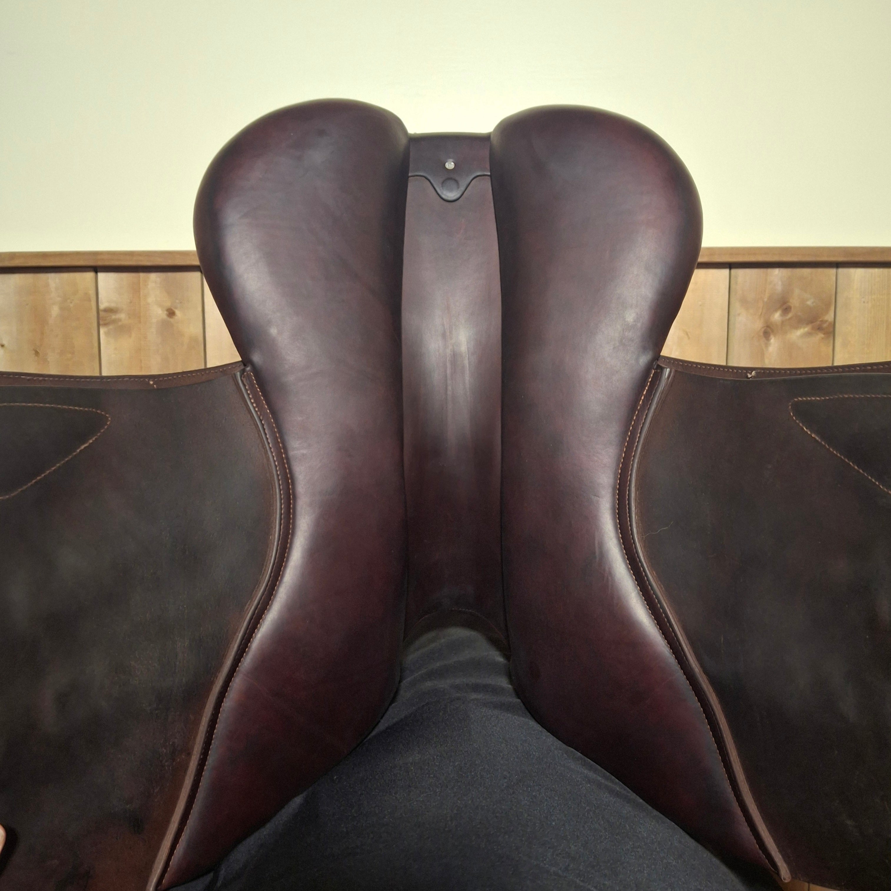 Used 17.5" CWD SE02 Jump Saddle
