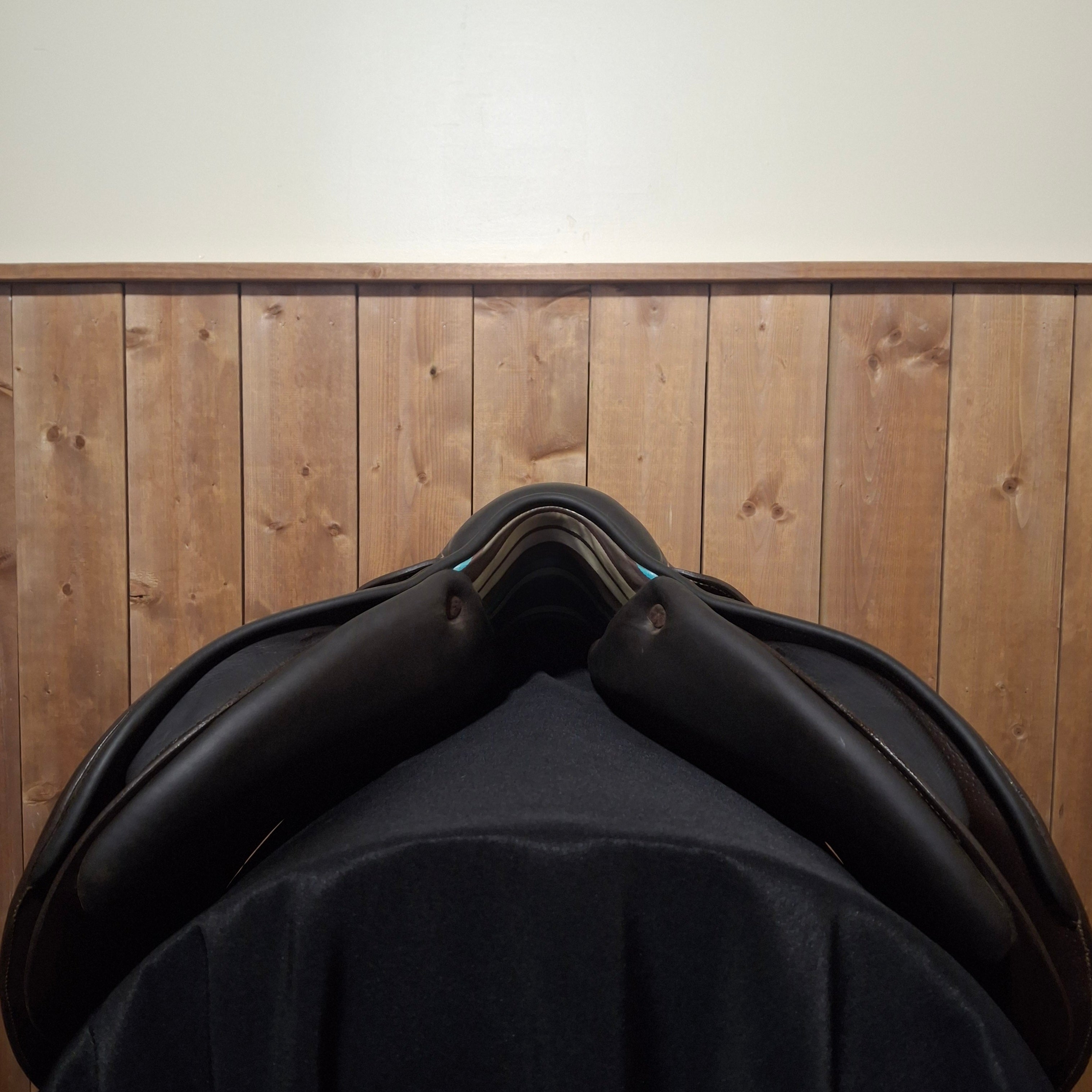 Used 17.5" Voltaire Stuttgart Jump Saddle