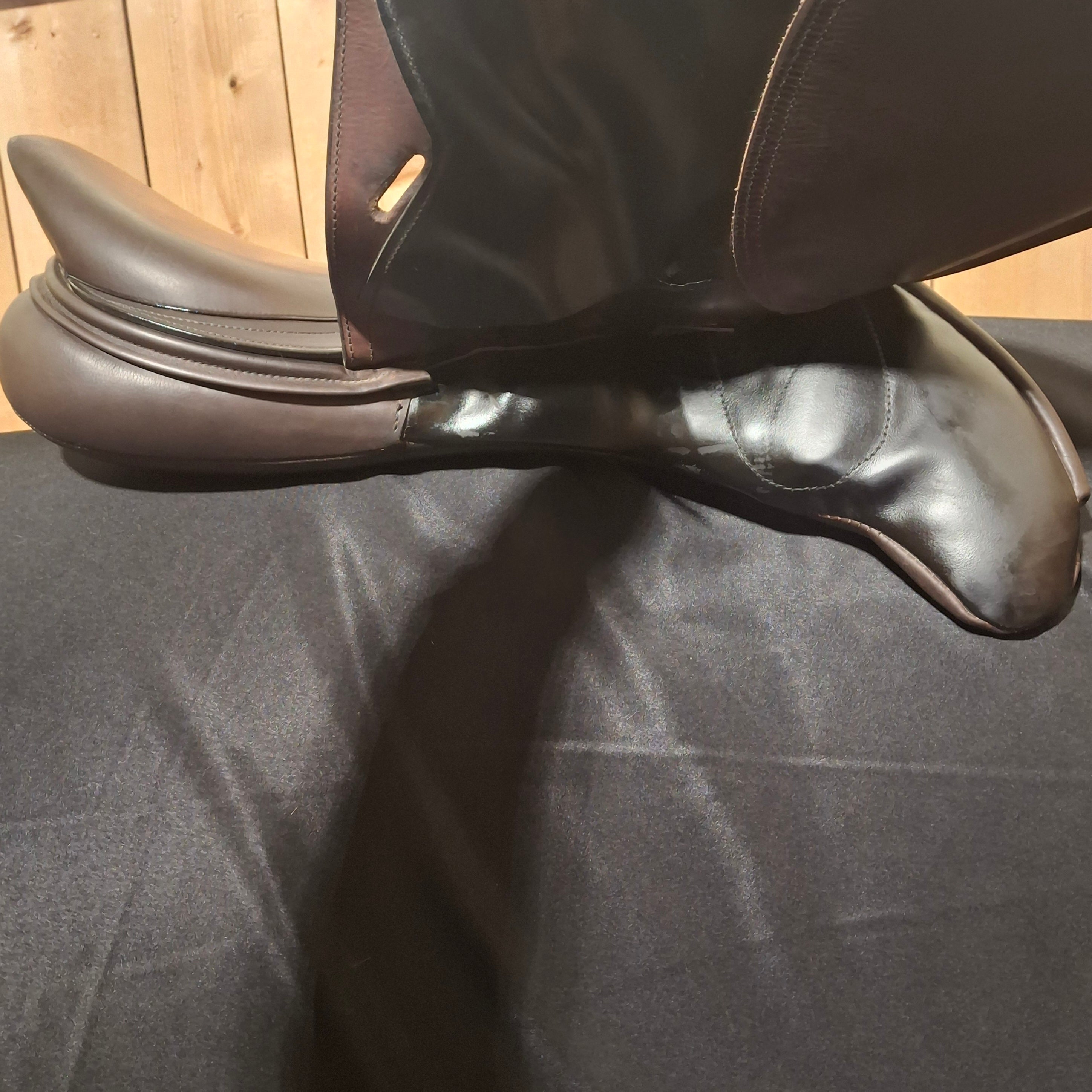 Used 17.5" DK Monoflap Jump Saddle