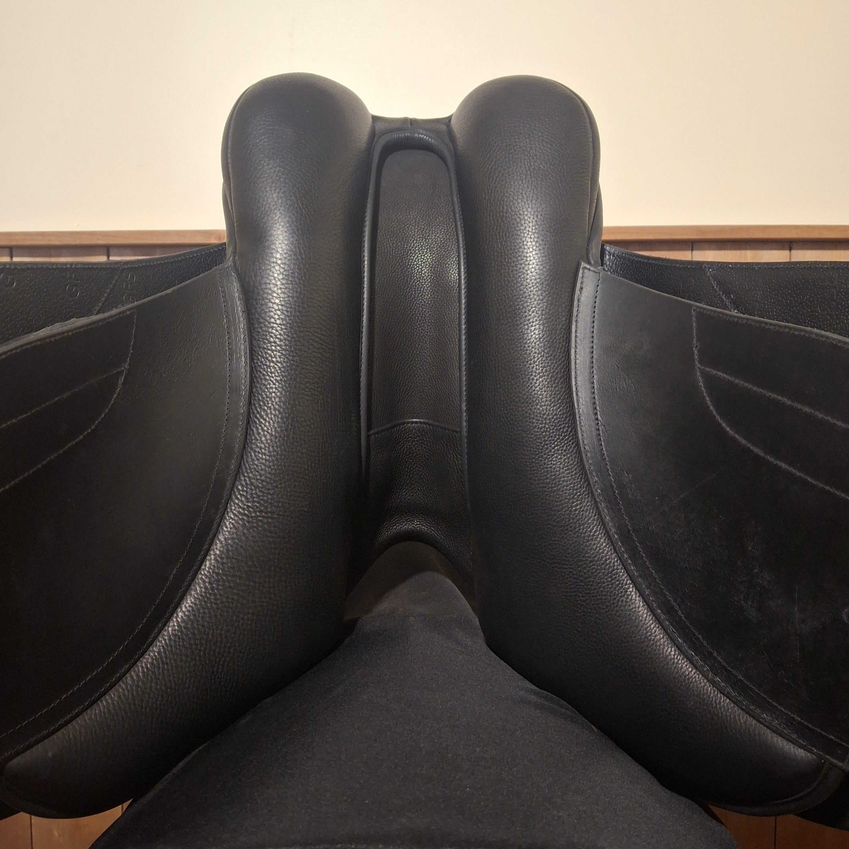 New 17.5" GFS Transition GX Jumping Saddle