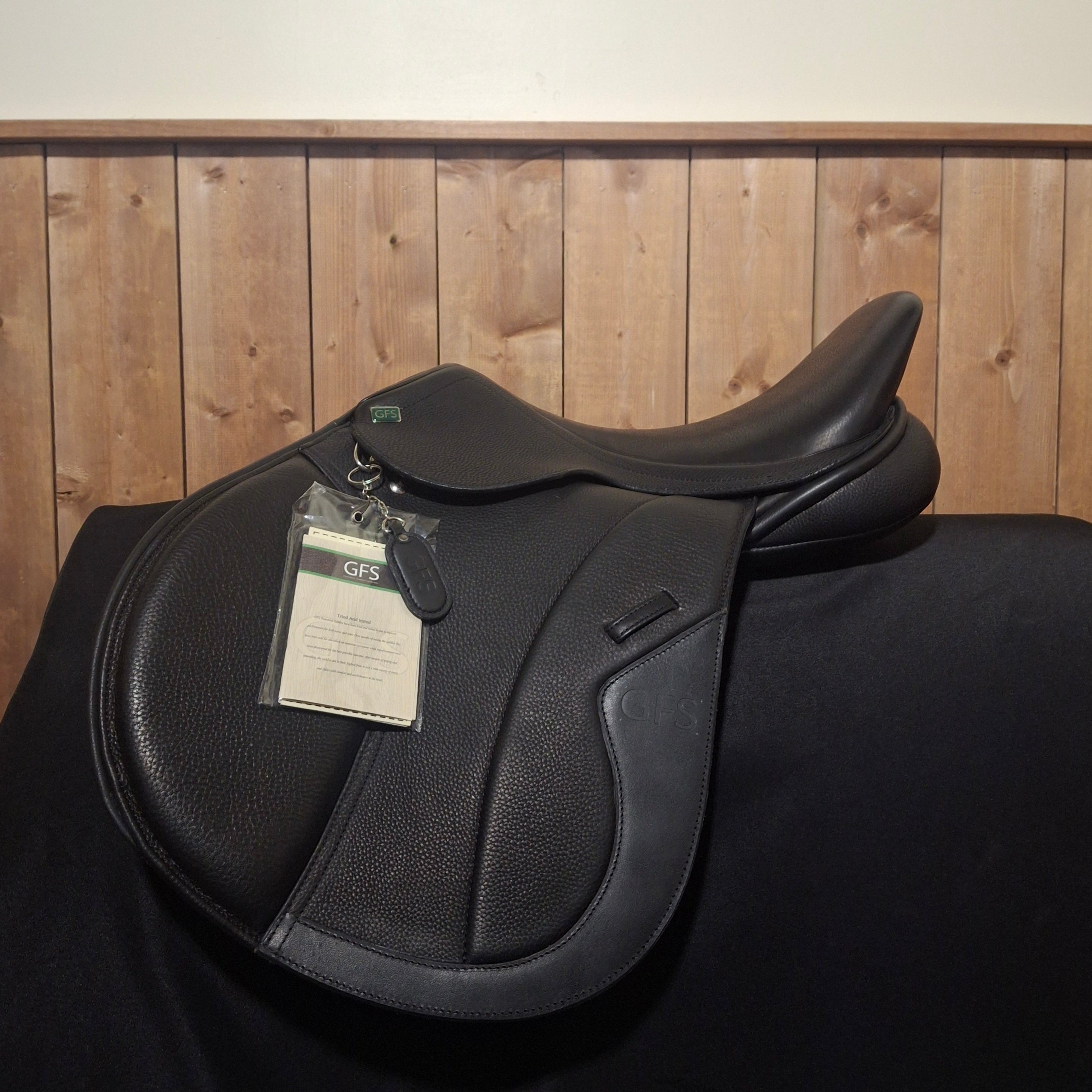 New 17.5" GFS Transition GX Jumping Saddle