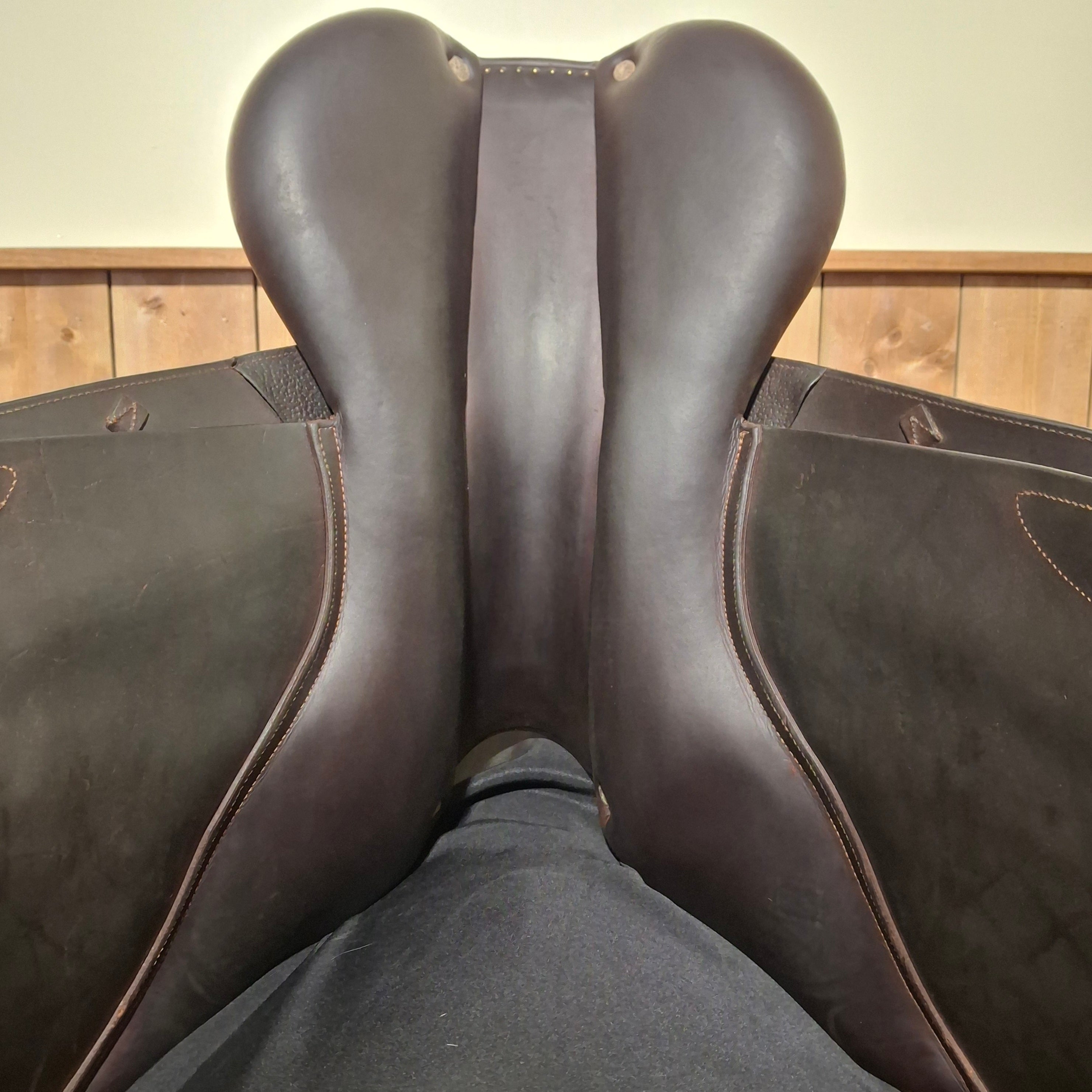 Used 18" CWD SE01 Jump Saddle