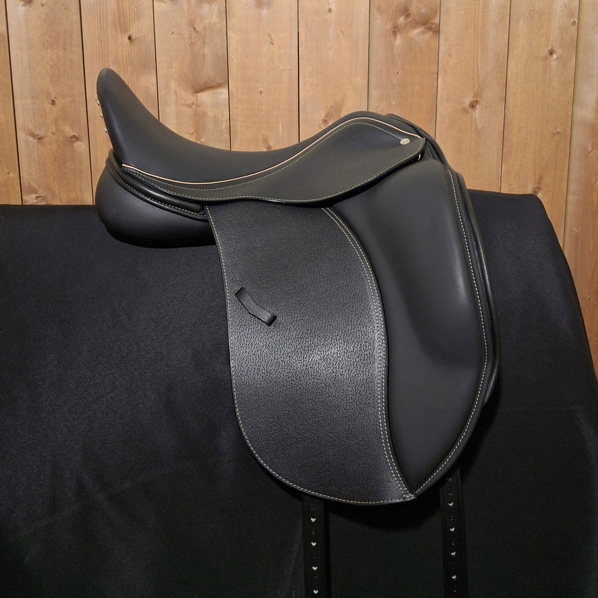 New 17.5" Loxley by Bliss Dressage LX Demo Saddle