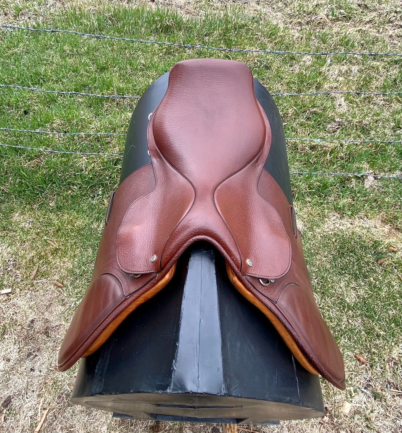Used Crosby Corinthian 17.5" Jump Saddle