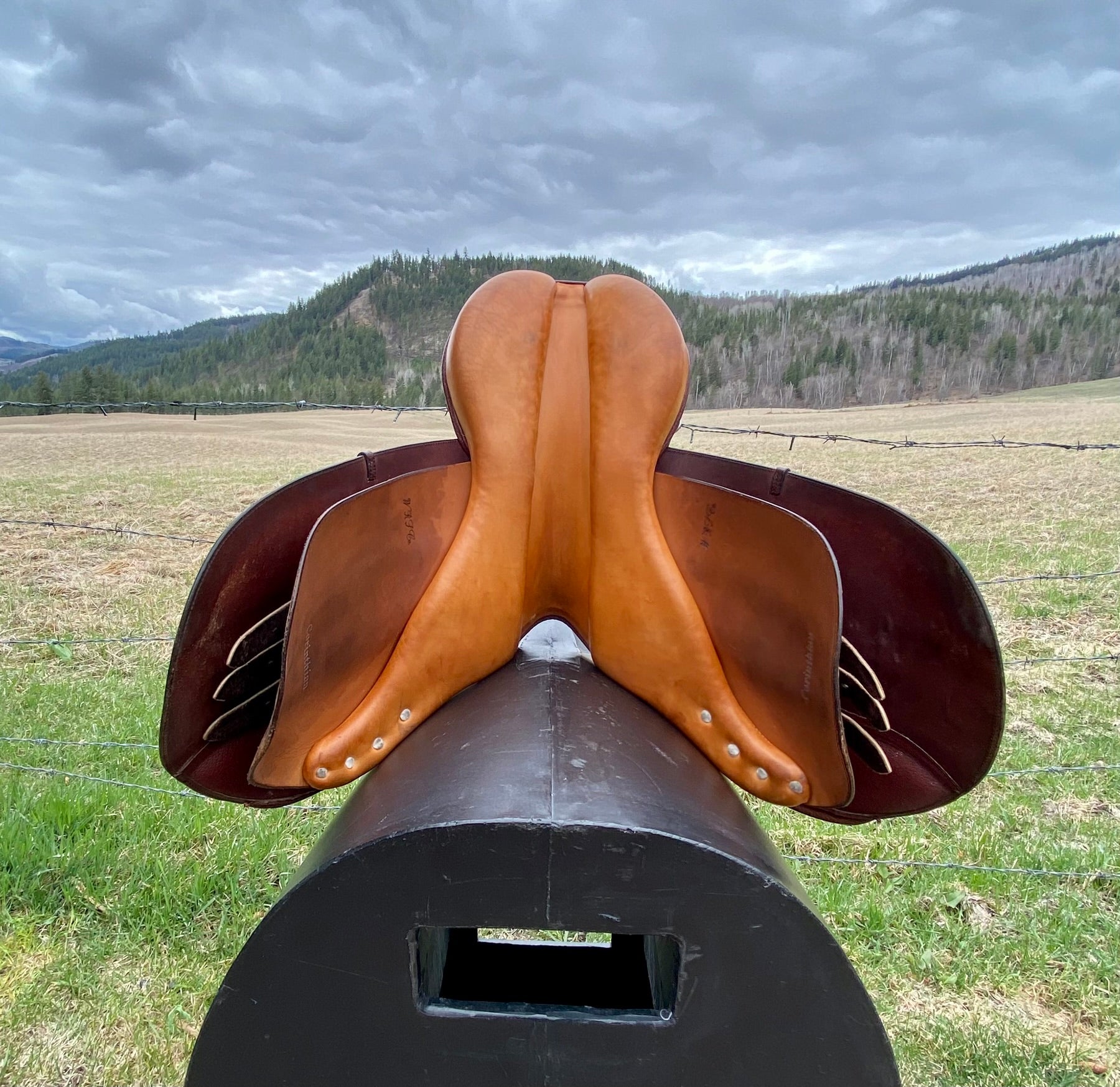 Used Crosby Corinthian 17.5" Jump Saddle