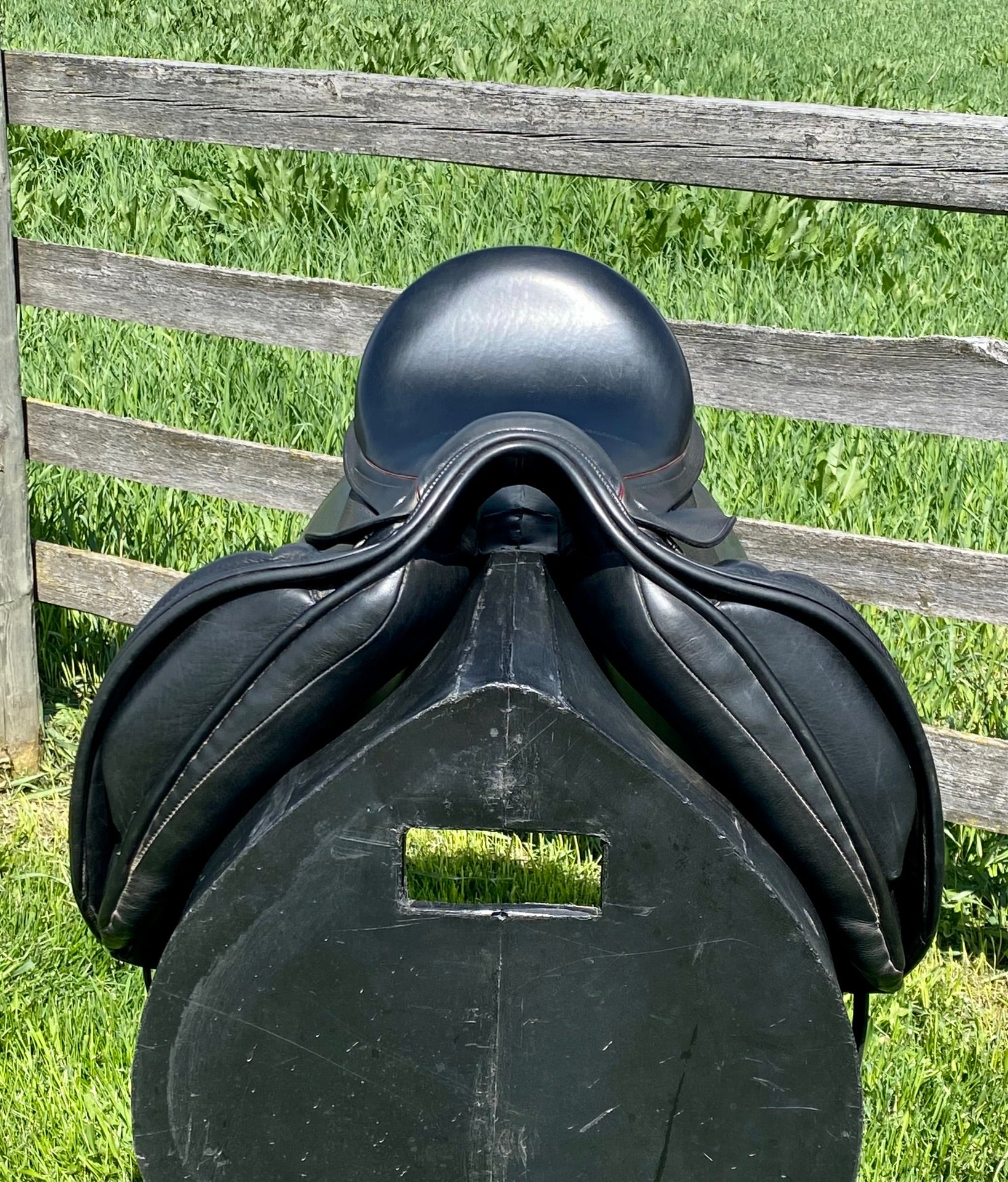 Used Bliss of London Loxley 18" Dressage Saddle