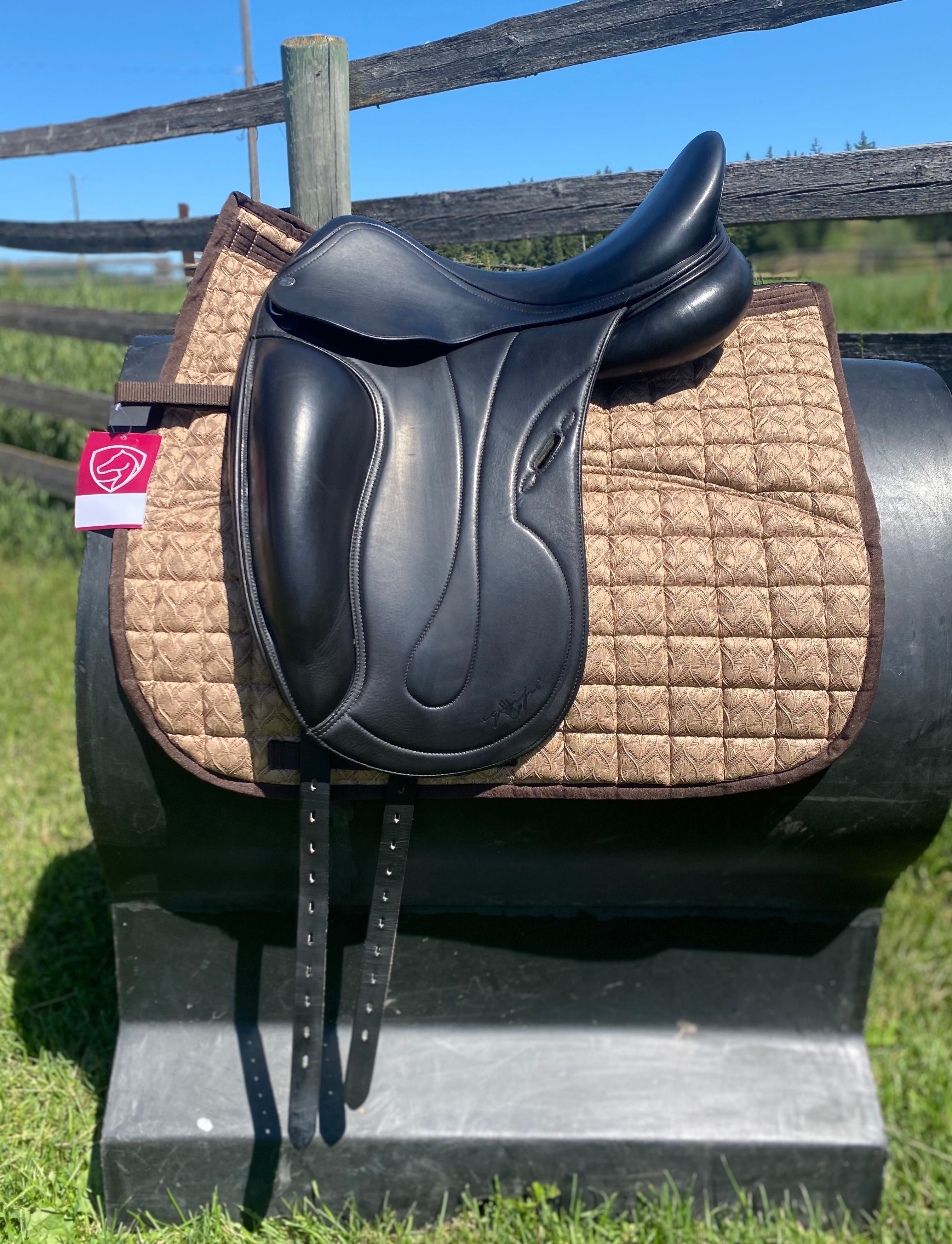 Used Equipe 17" Dressage Saddle