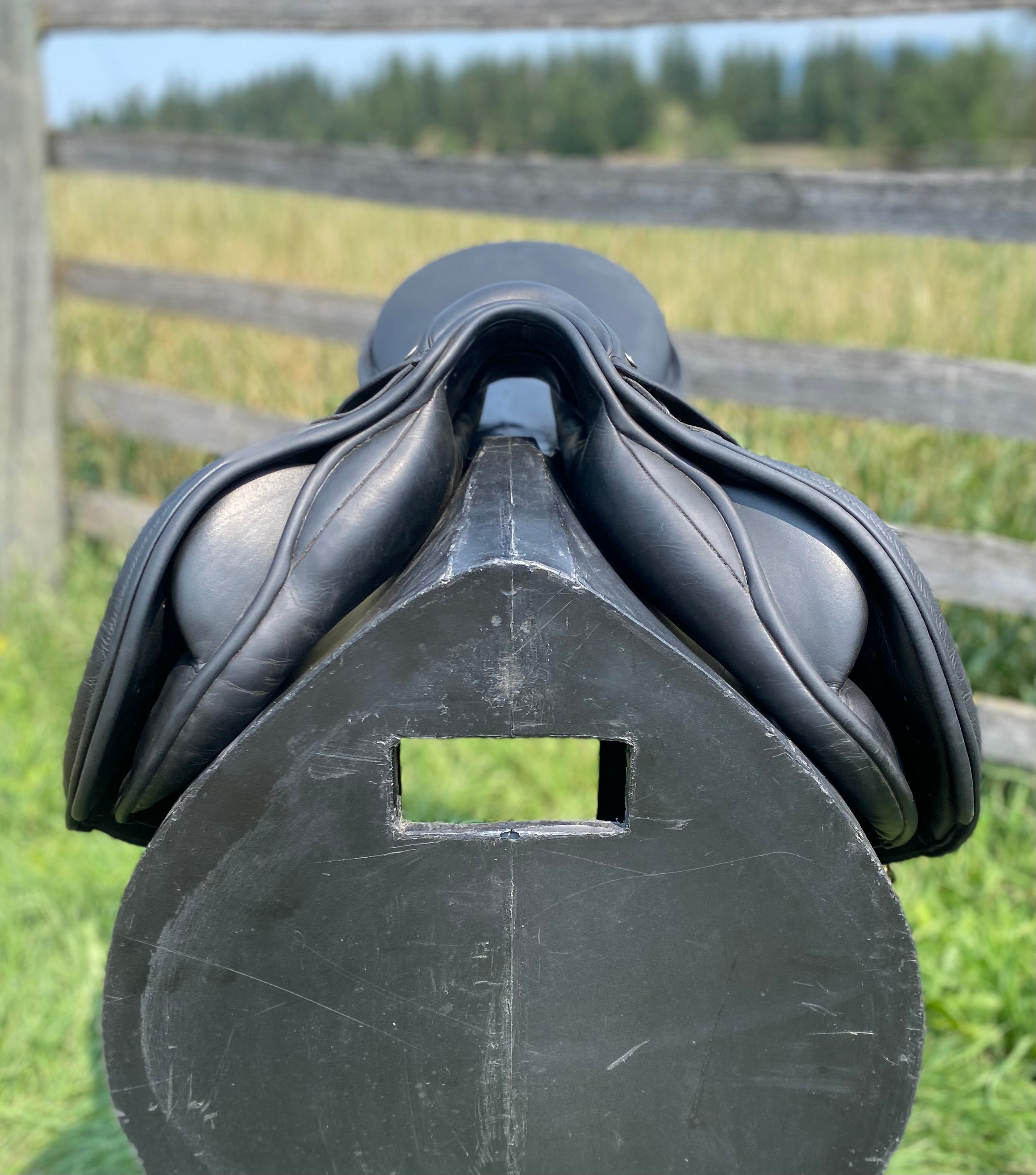 Used 17" County Conquest Jump Saddle