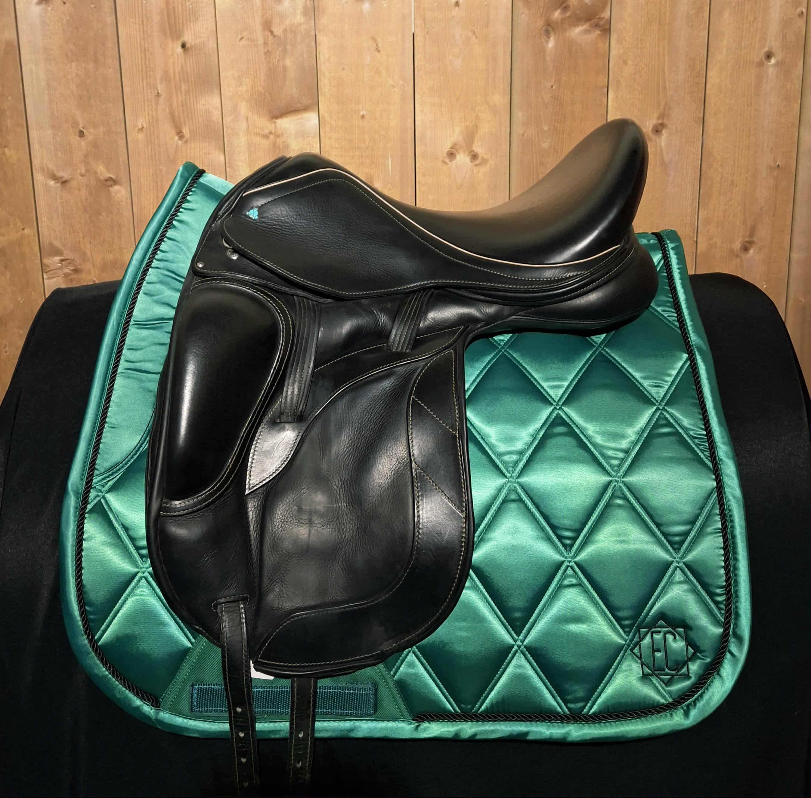 Used Bliss of London Paramour 17" Dressage Saddle