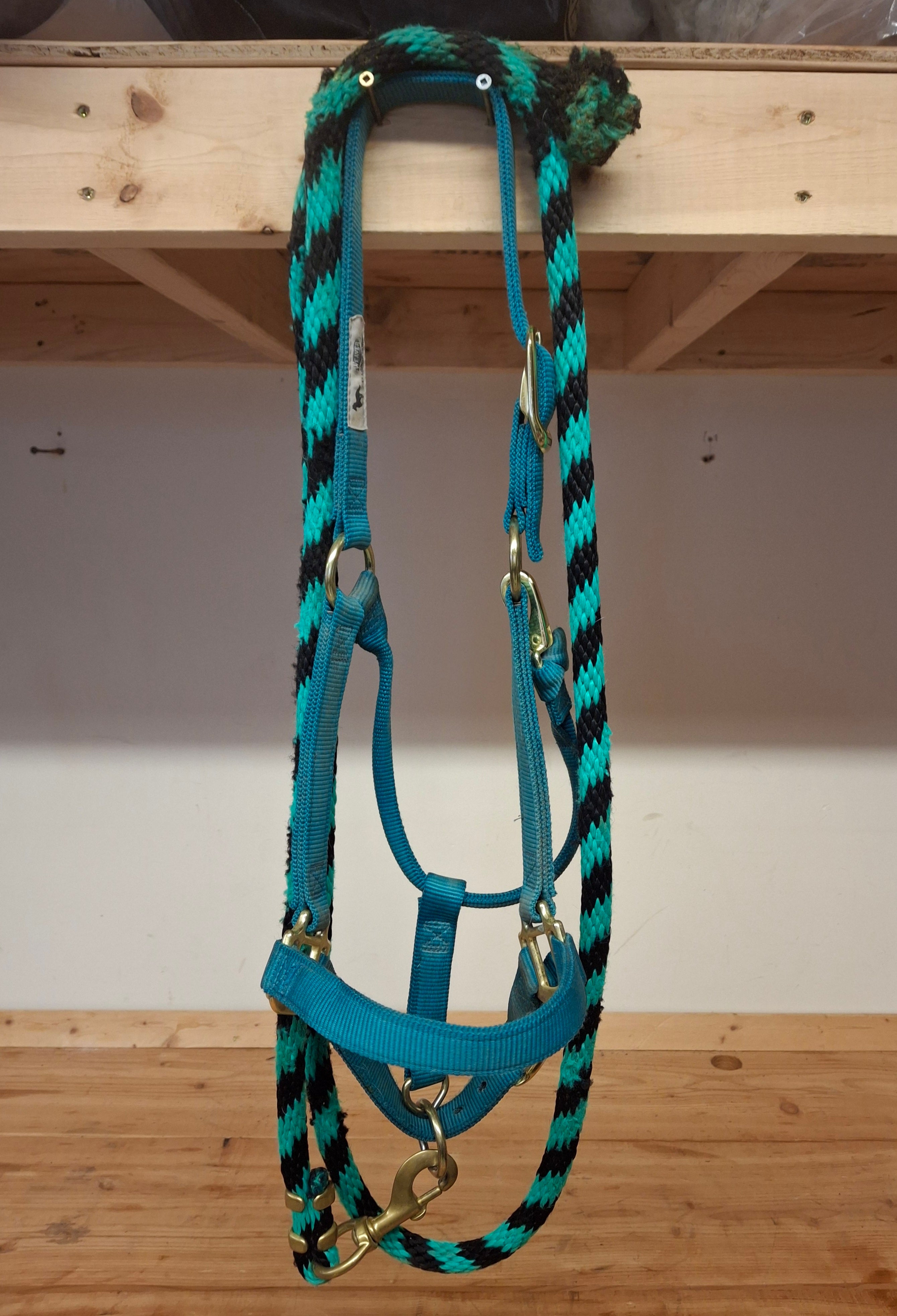 Used Weaver Halter & Lead Rope - Large