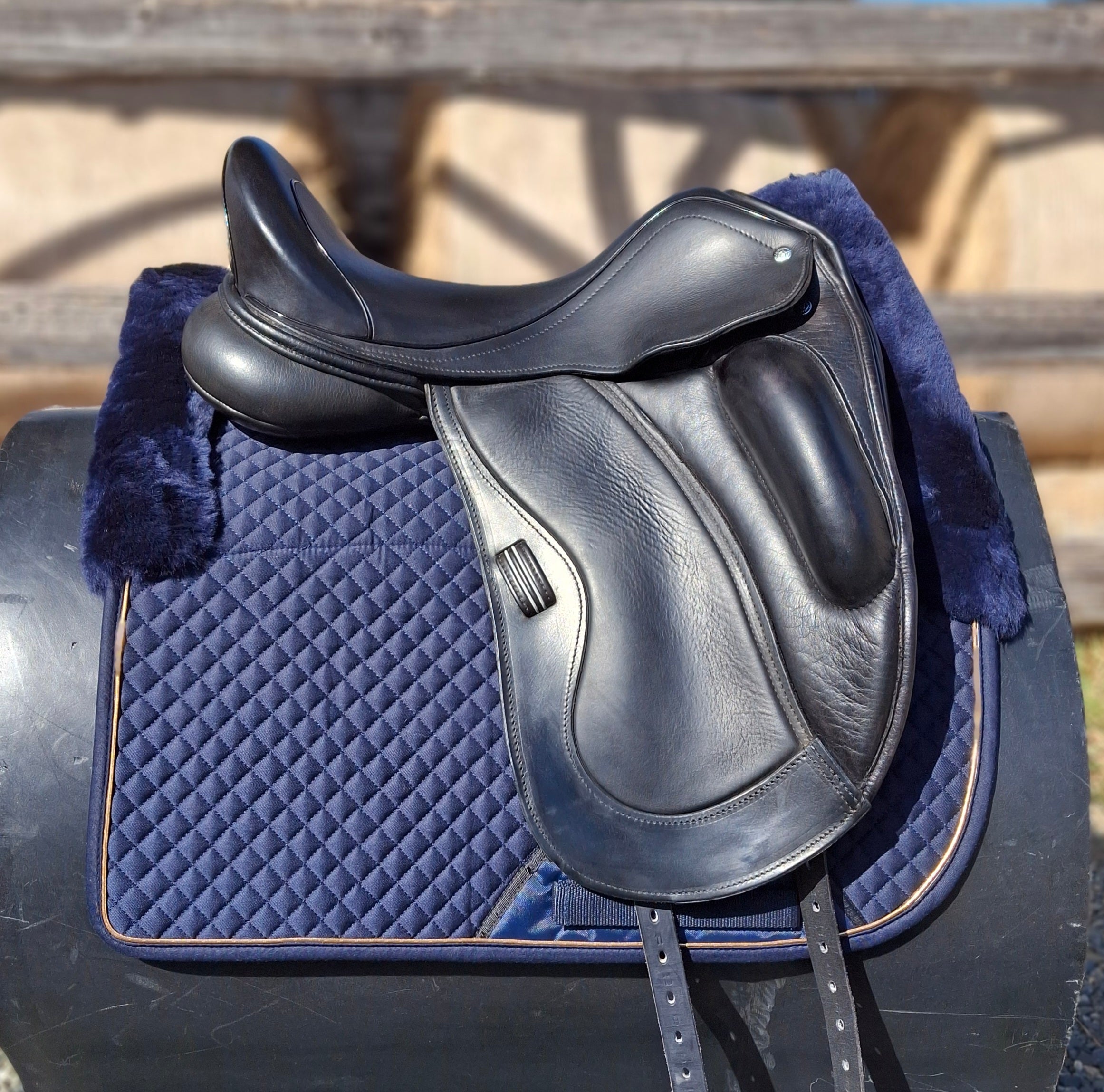 Used 17.5” Custom Advantage R Dressage Saddle