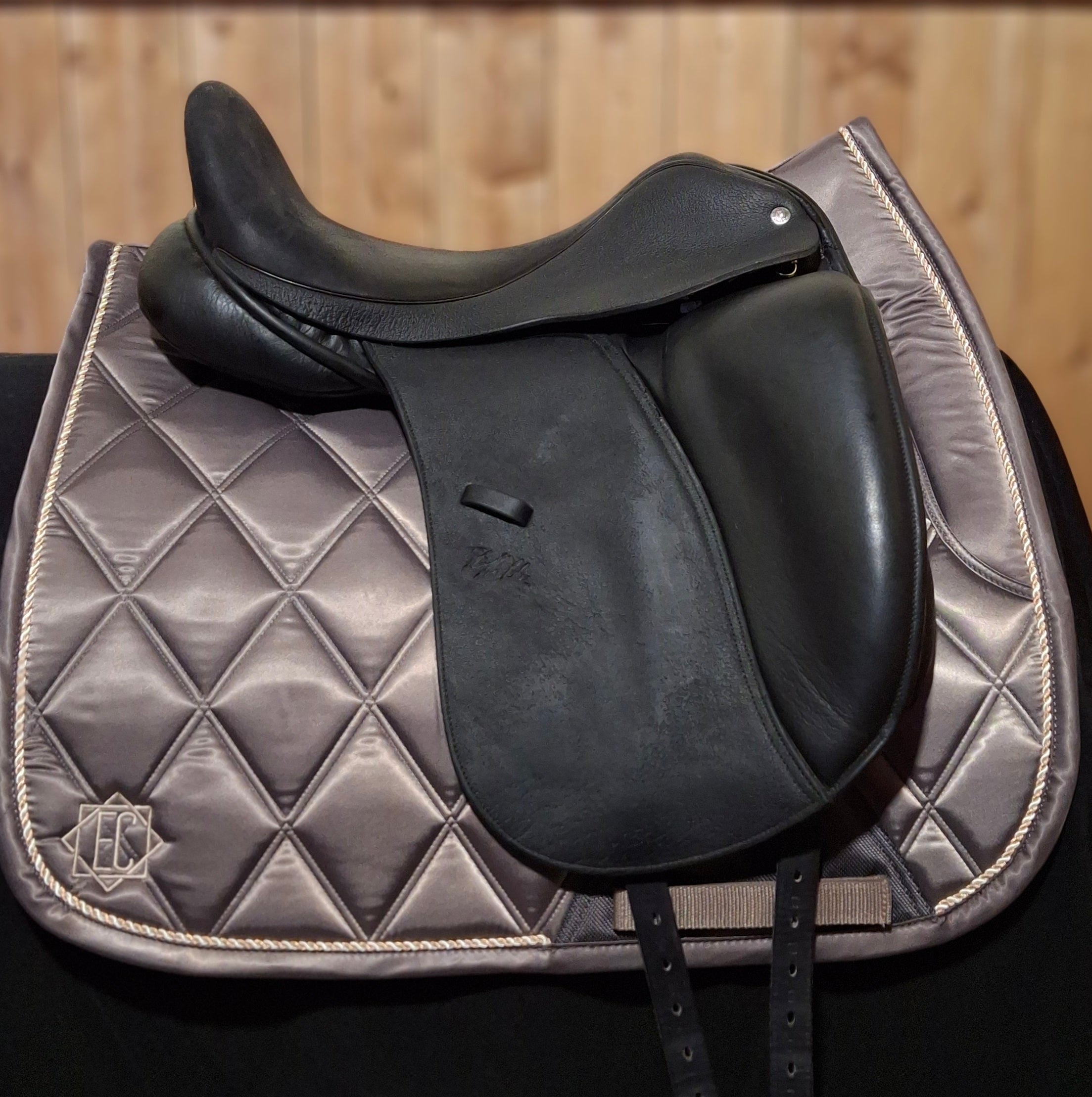 Used 17" Custom Steffen's Advantage M5 Dressage Saddle