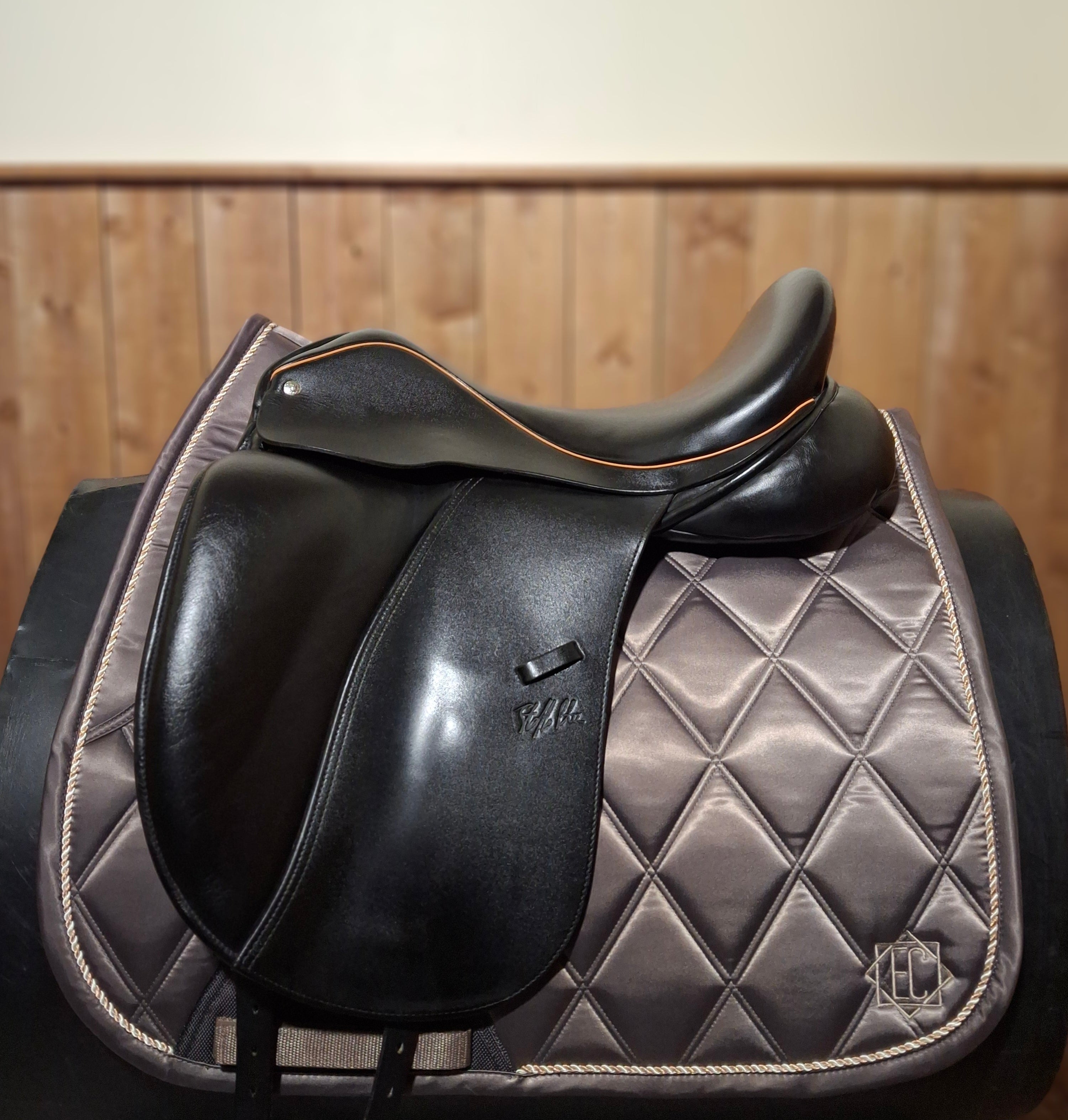 Used 18" Custom Steffen's Advantage Dressage Saddle