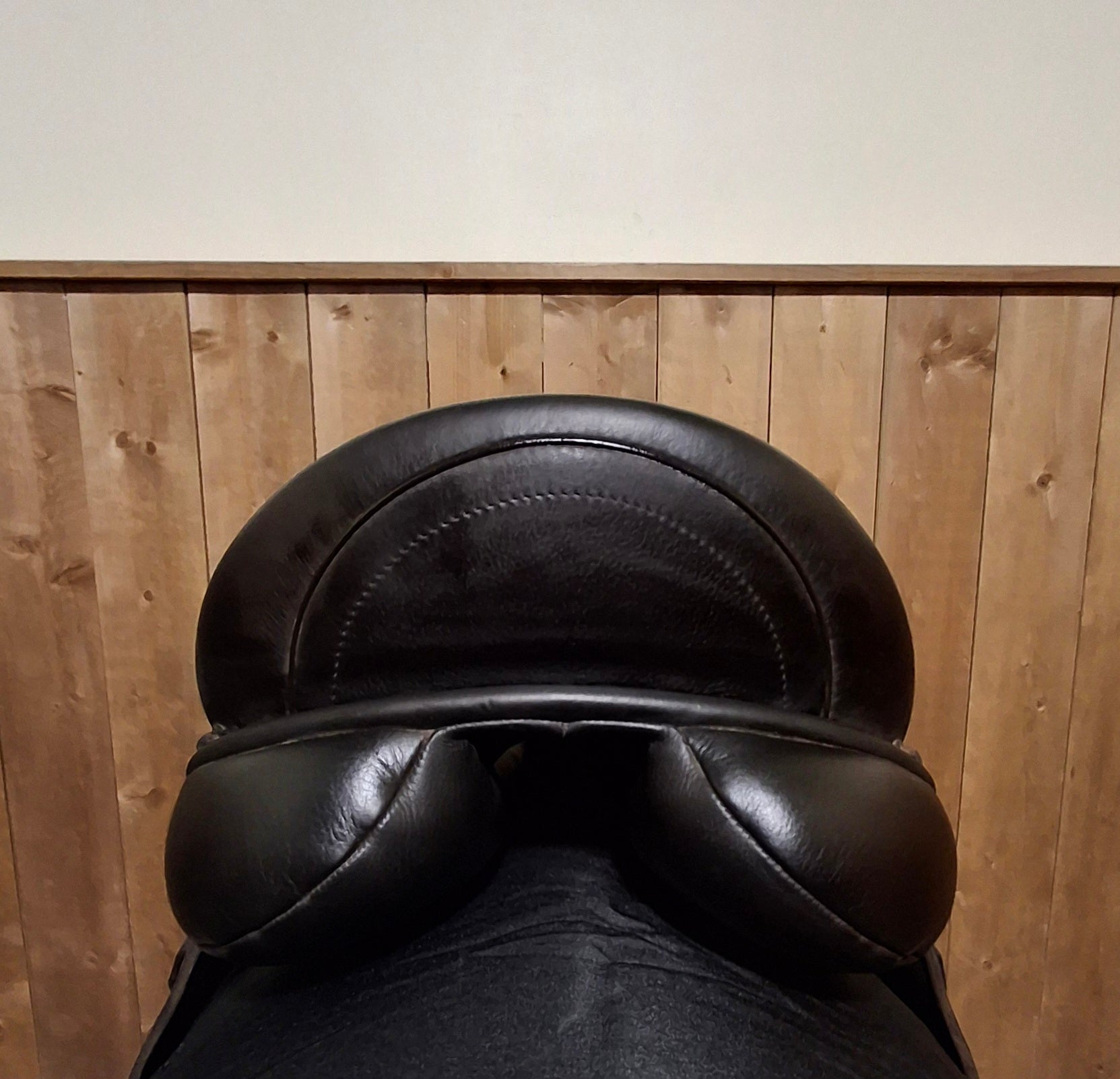 Used 17.5" Custom Icon Flight Dressage Saddle