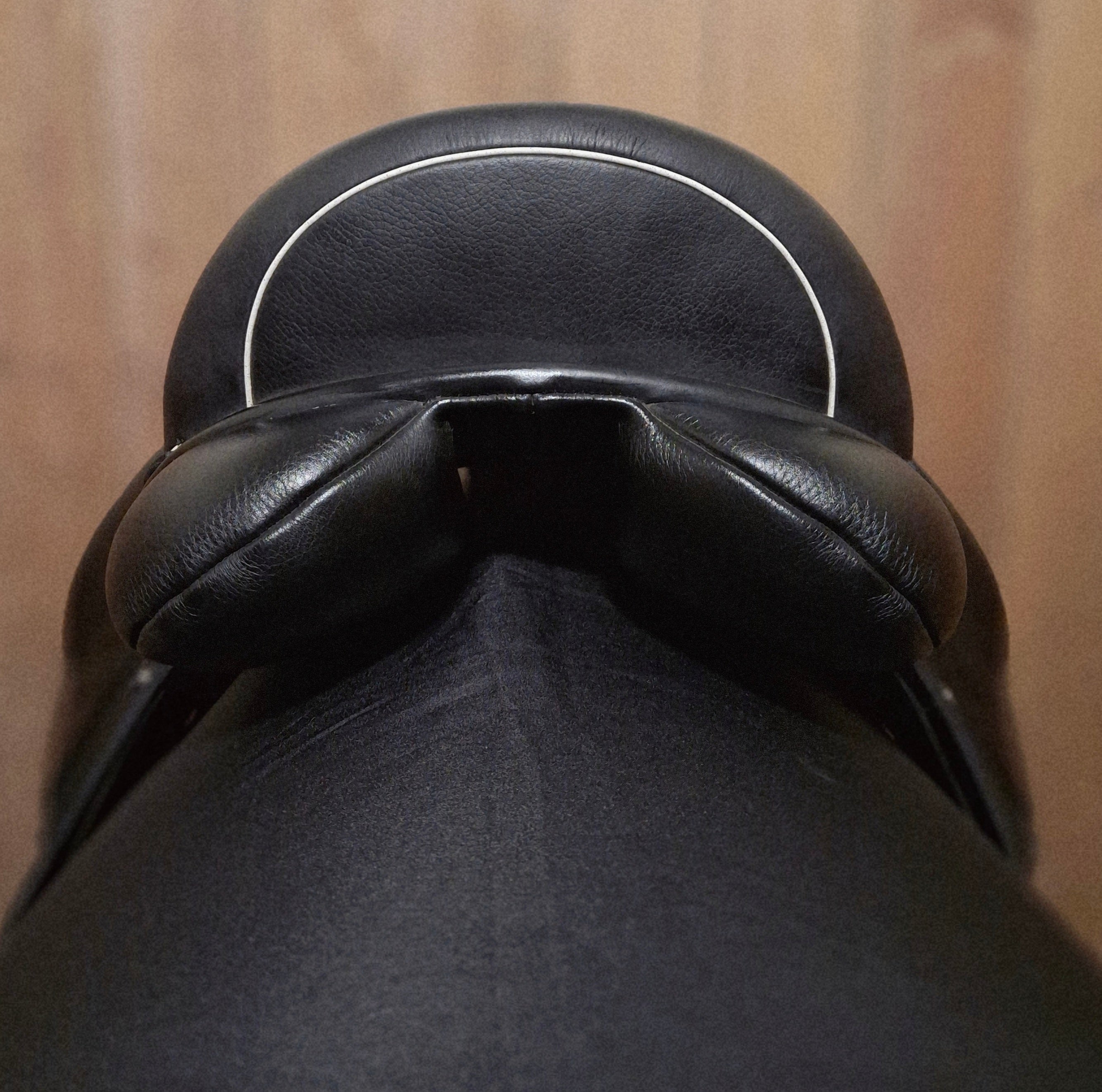 Used 17" Custom Steffen's Advantage Dressage Saddle