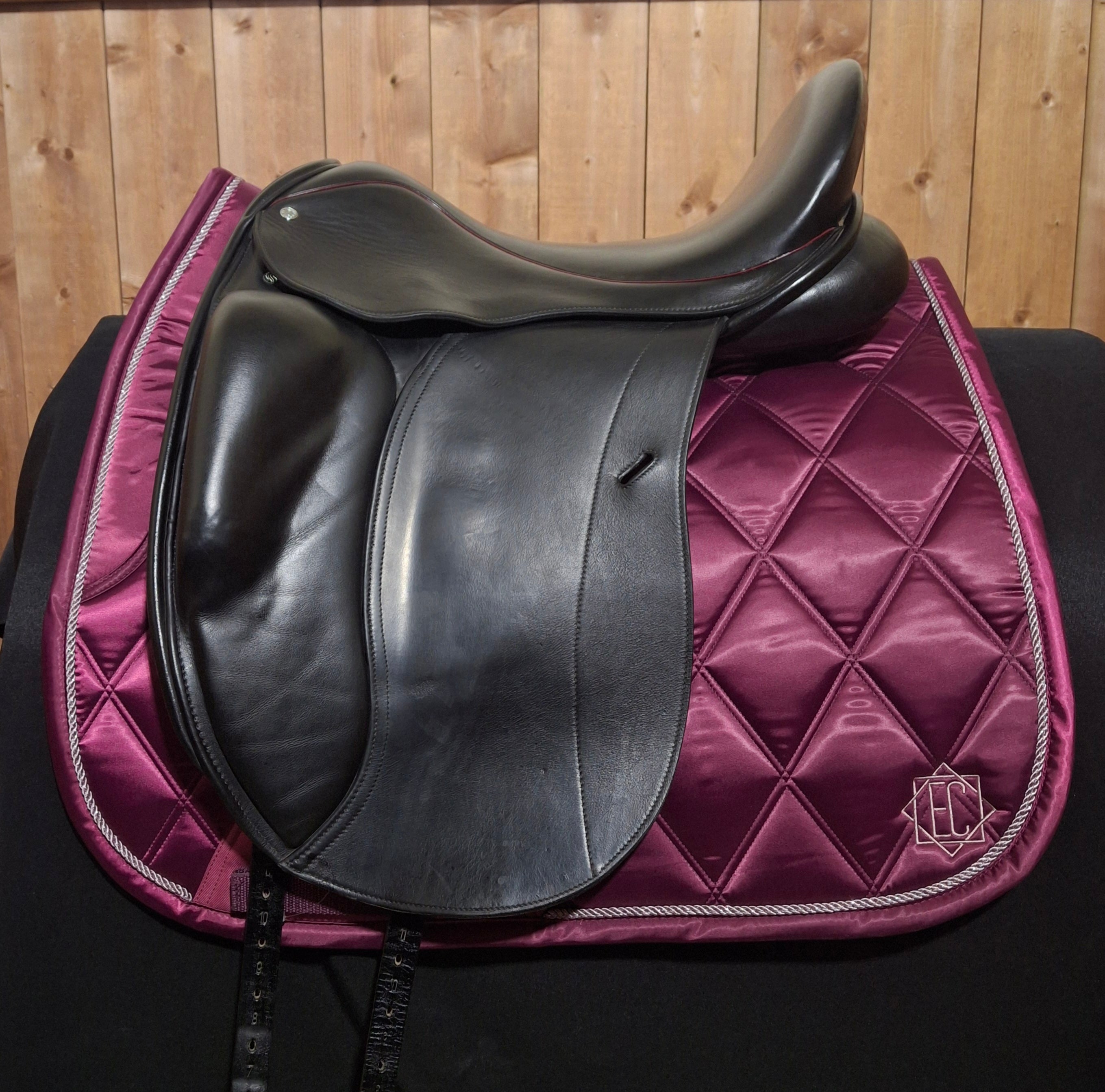Used 18.5" Loxley by Bliss of London Dressage Monoflap Saddle