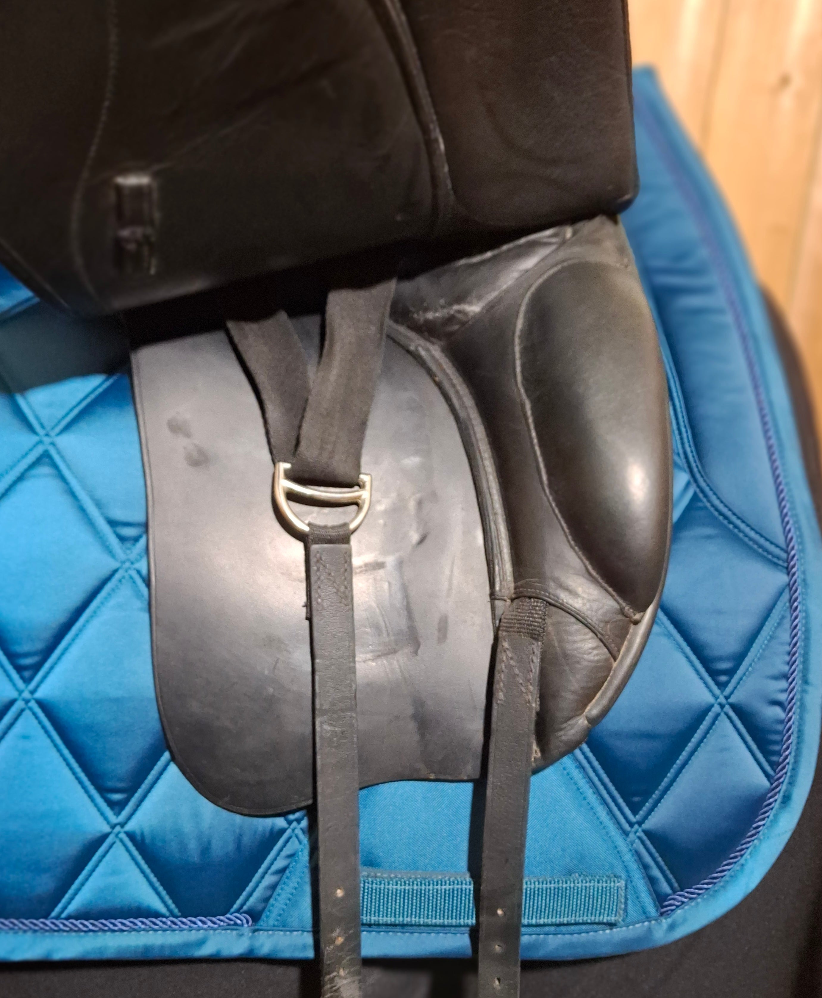 Used 19" Pariani Dressage Saddle
