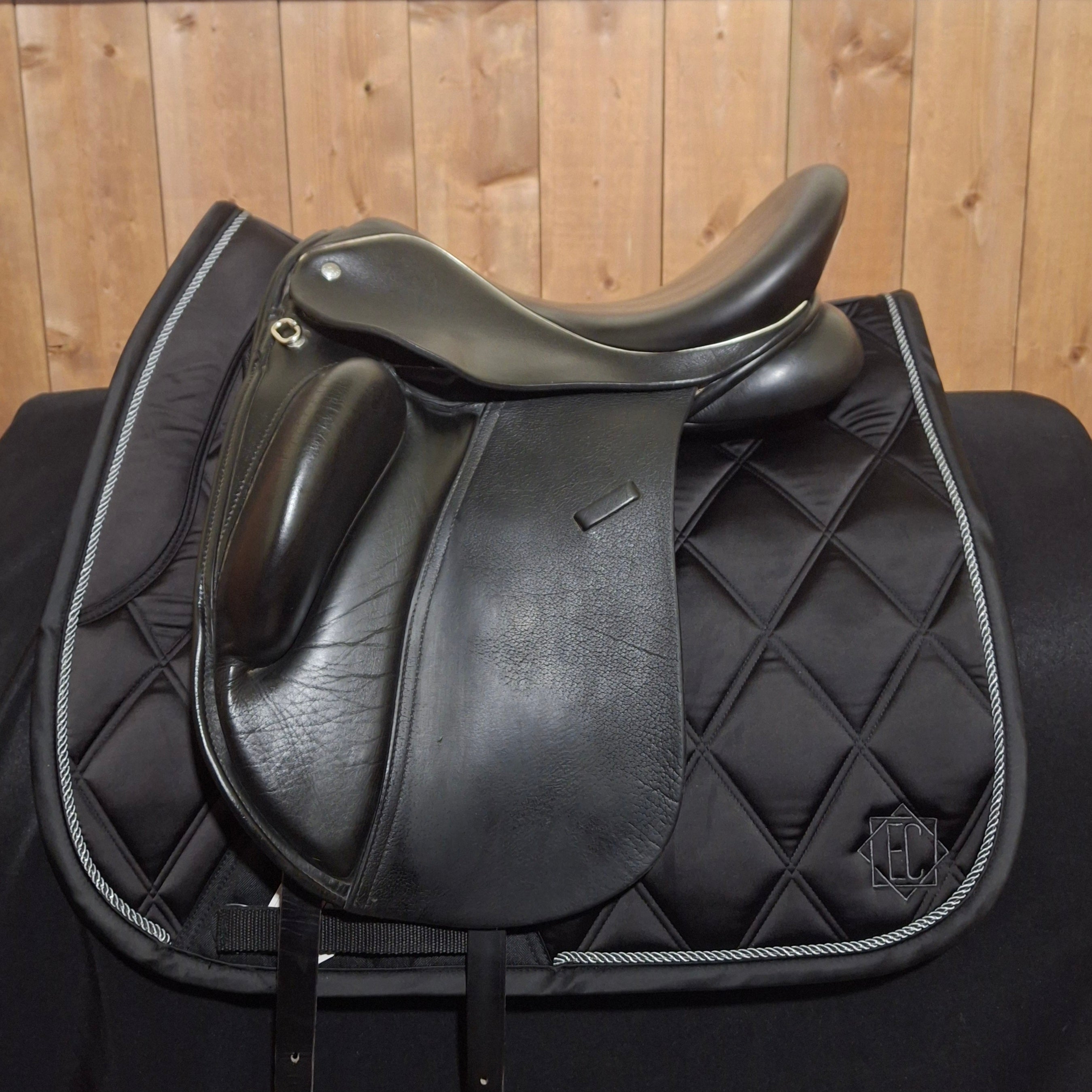 Used 16" Custom Wolfgang Solo Junior Dressage Saddle