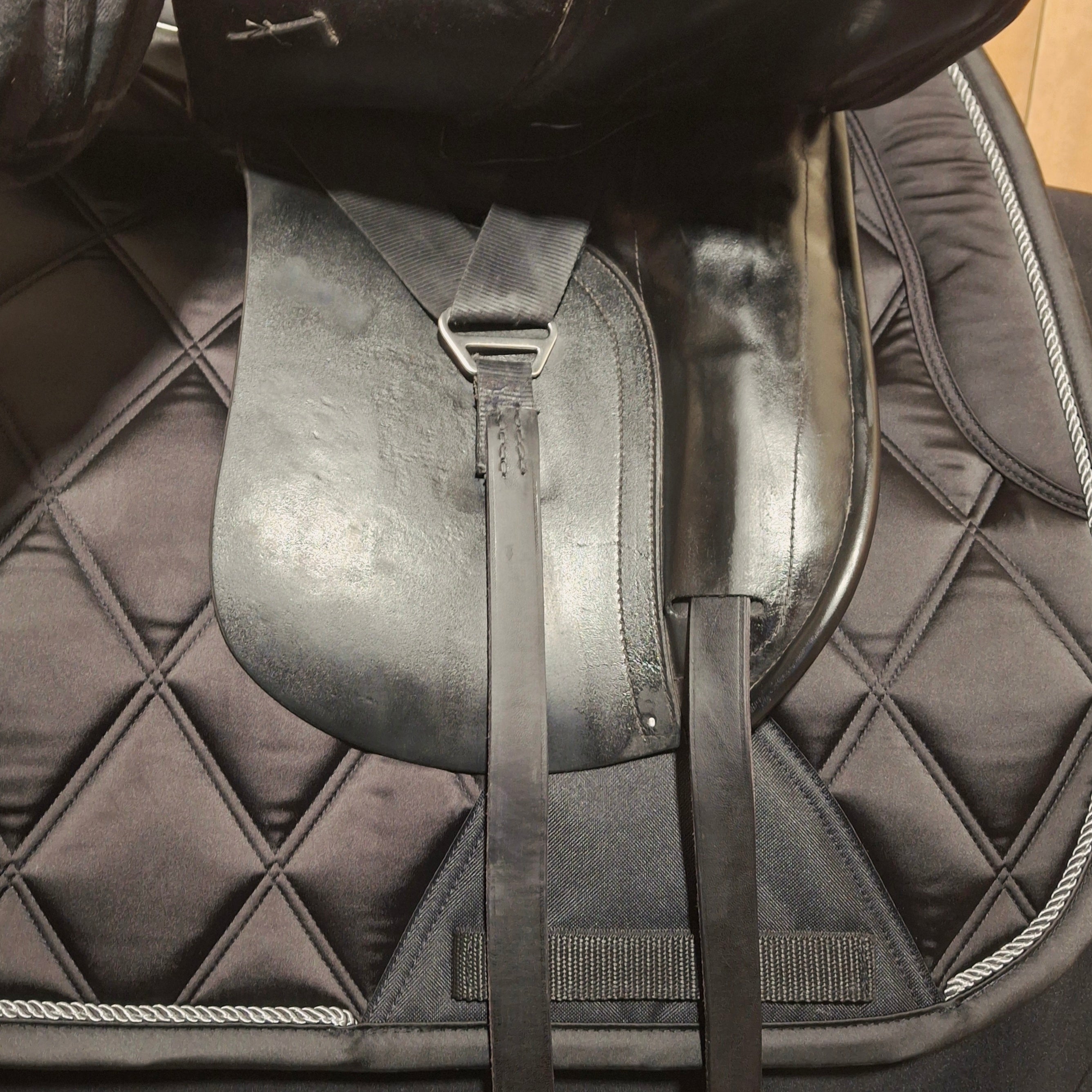 Used 16" Custom Wolfgang Solo Junior Dressage Saddle