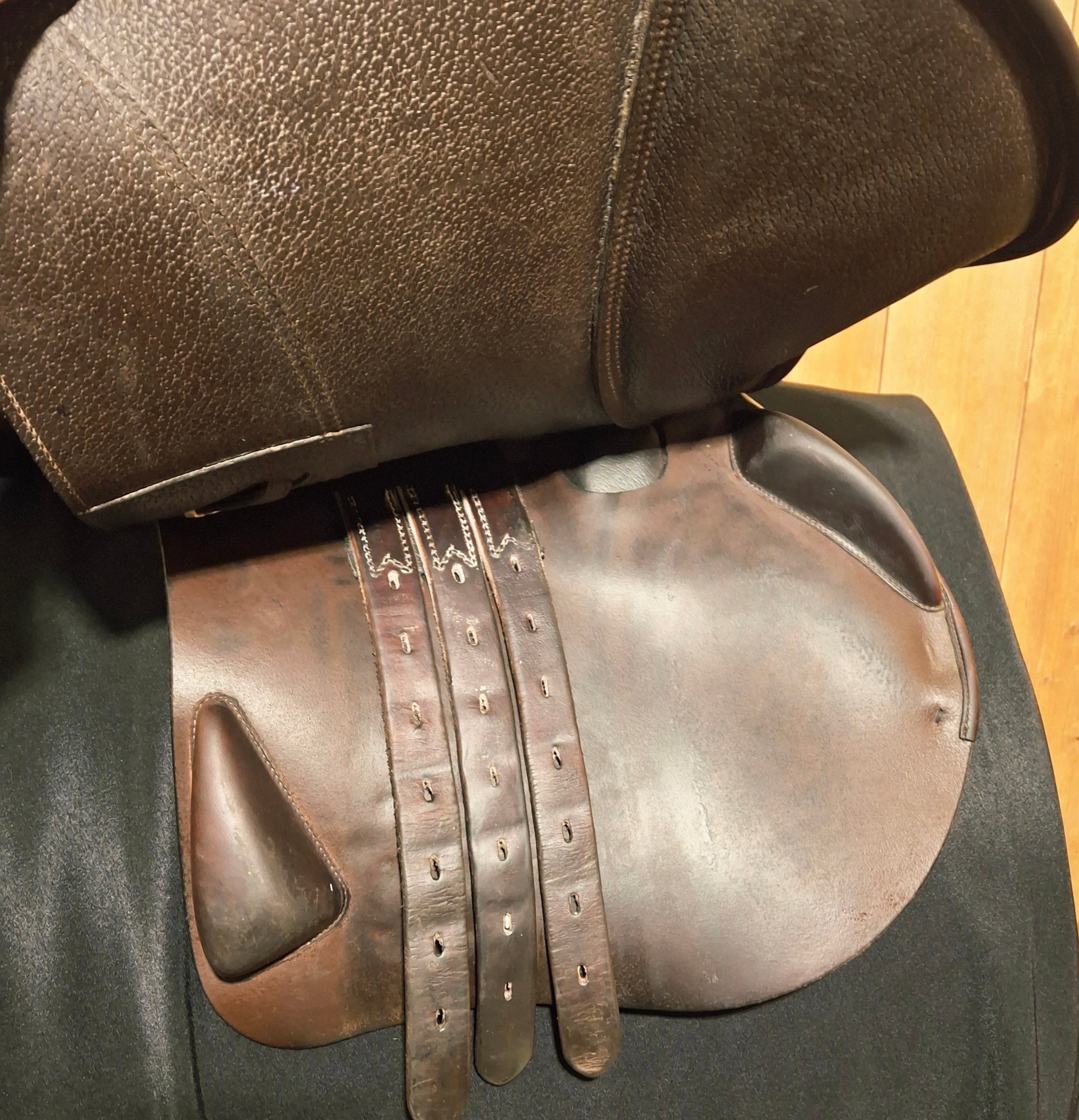 Used 18" Equipe Grand Prix Jump Saddle