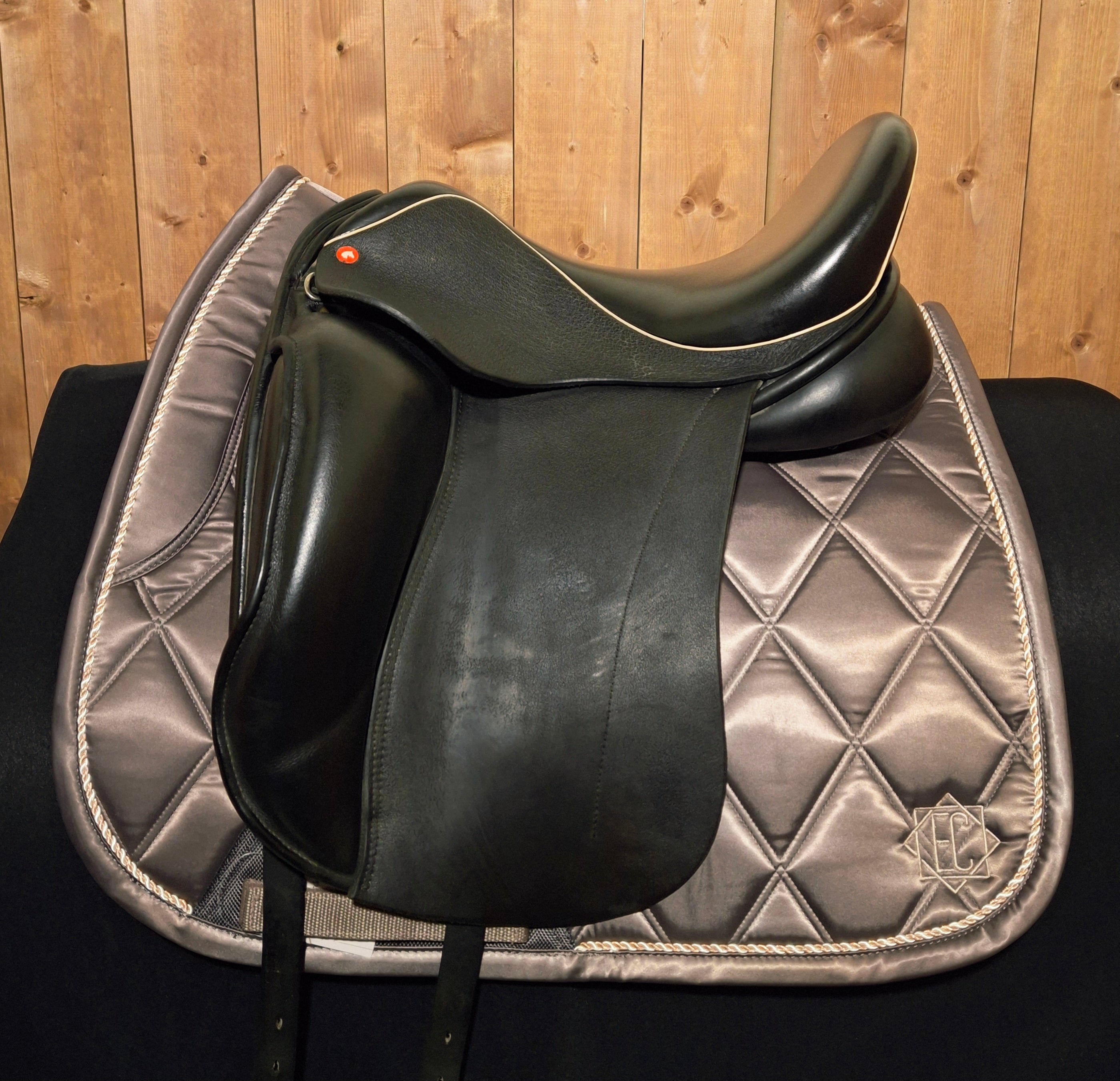 Used 16.5" Dresch Dressage Saddle