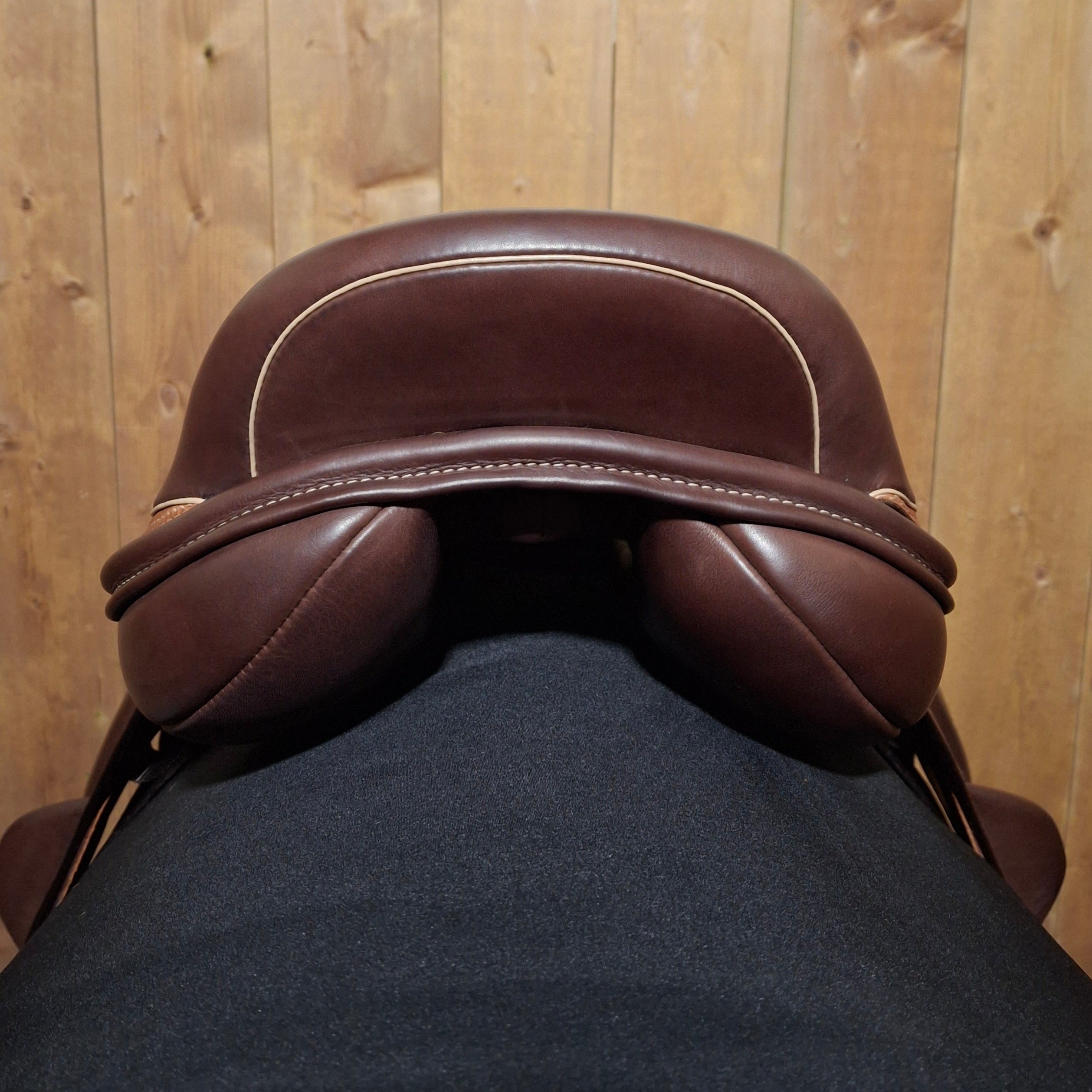 New 17" Loxley by Bliss Jump LX Demo Saddle