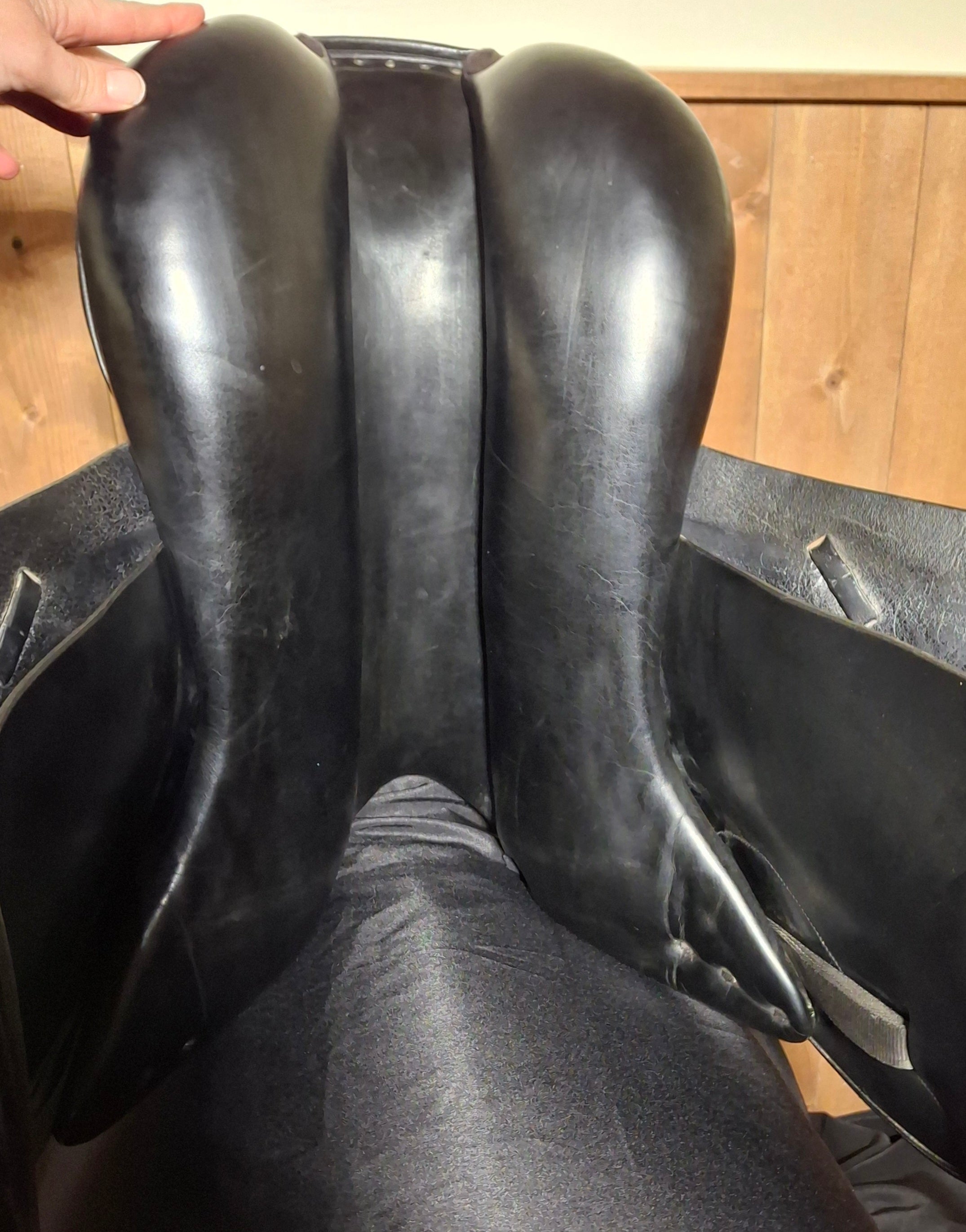 Used 17.5" Jaguar by Harry Dabs Dressage Saddle